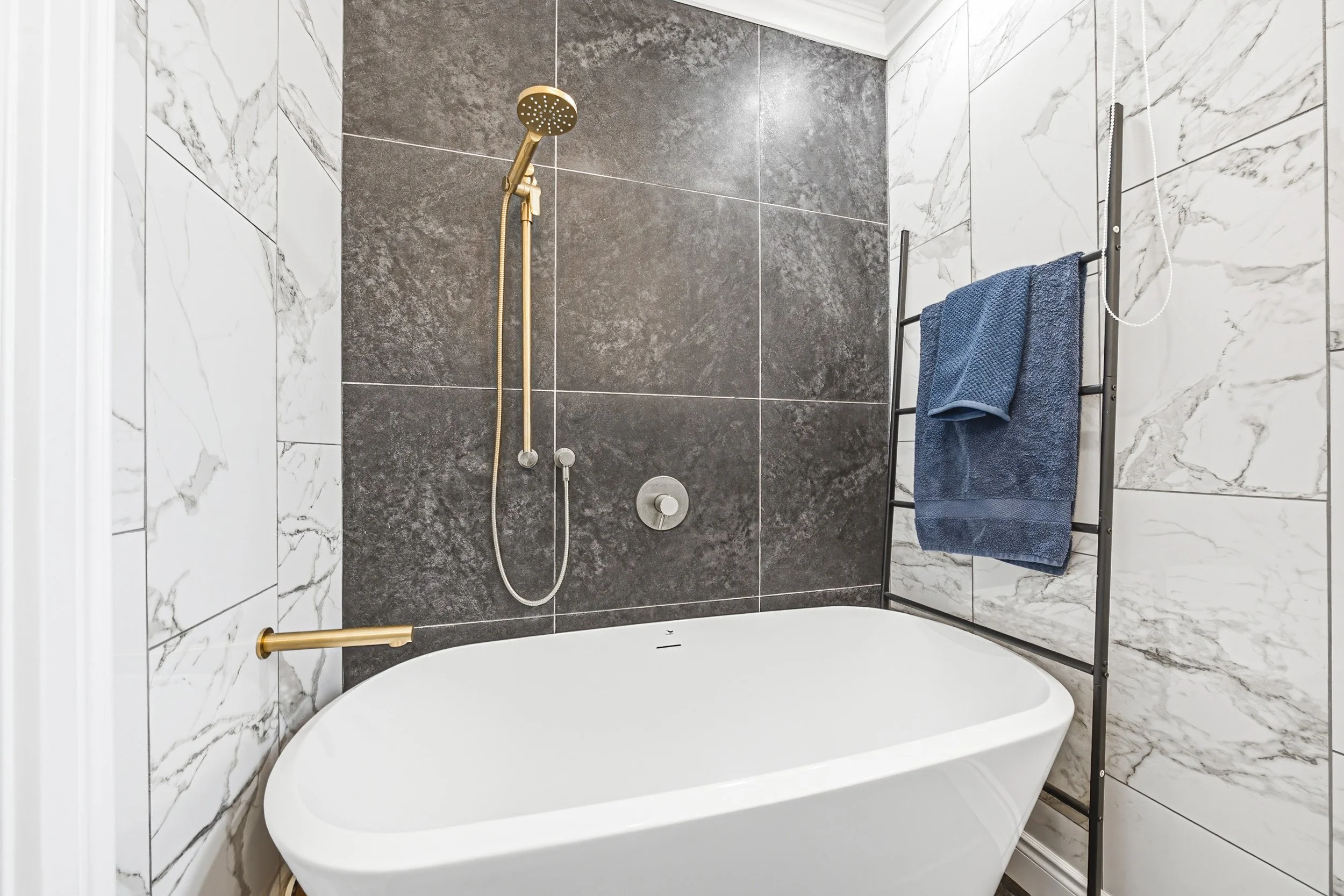 18 - 255 Weir St N, Hamilton.jpg
