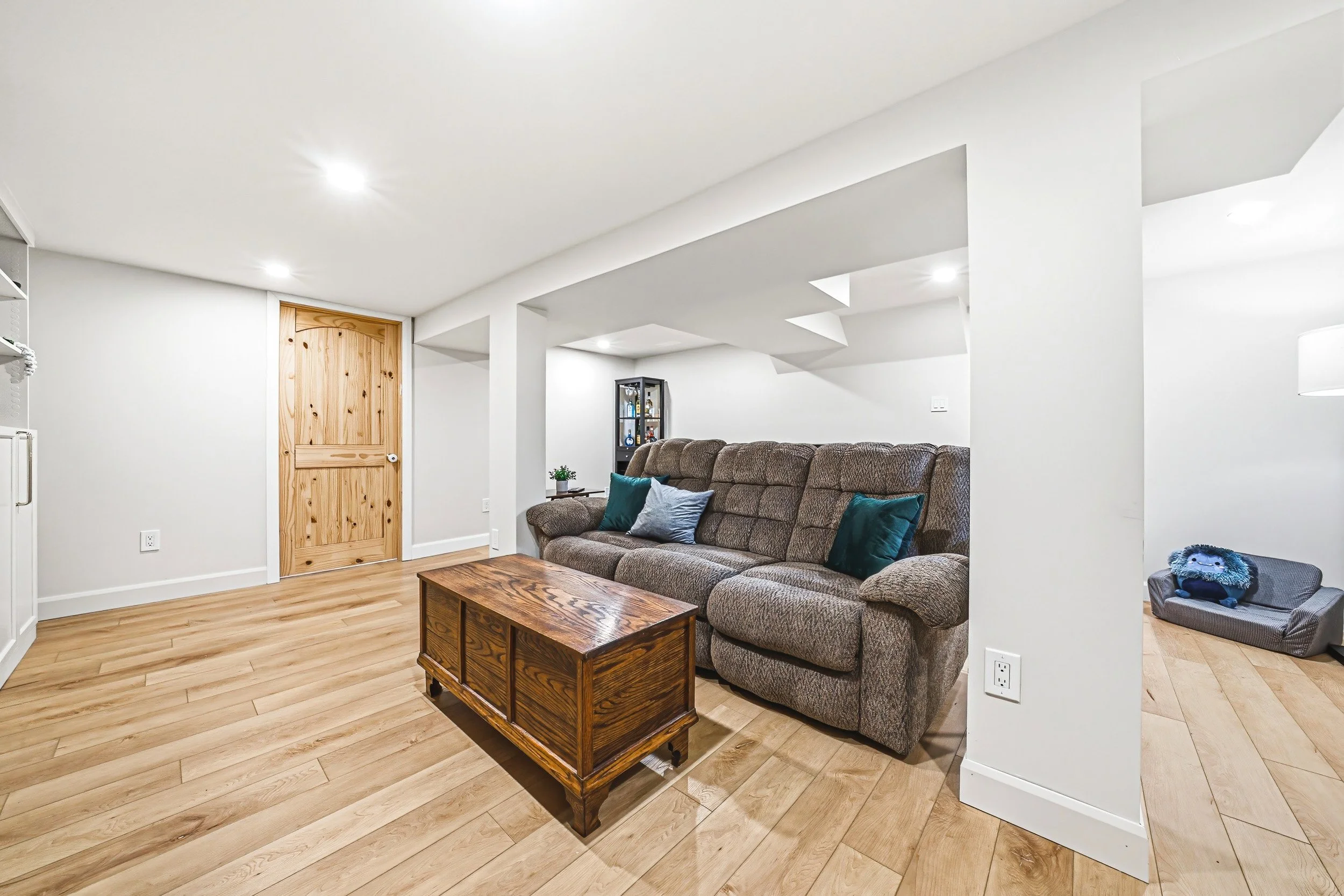 25 - 546 Mohawk Rd E, Hamilton.jpg