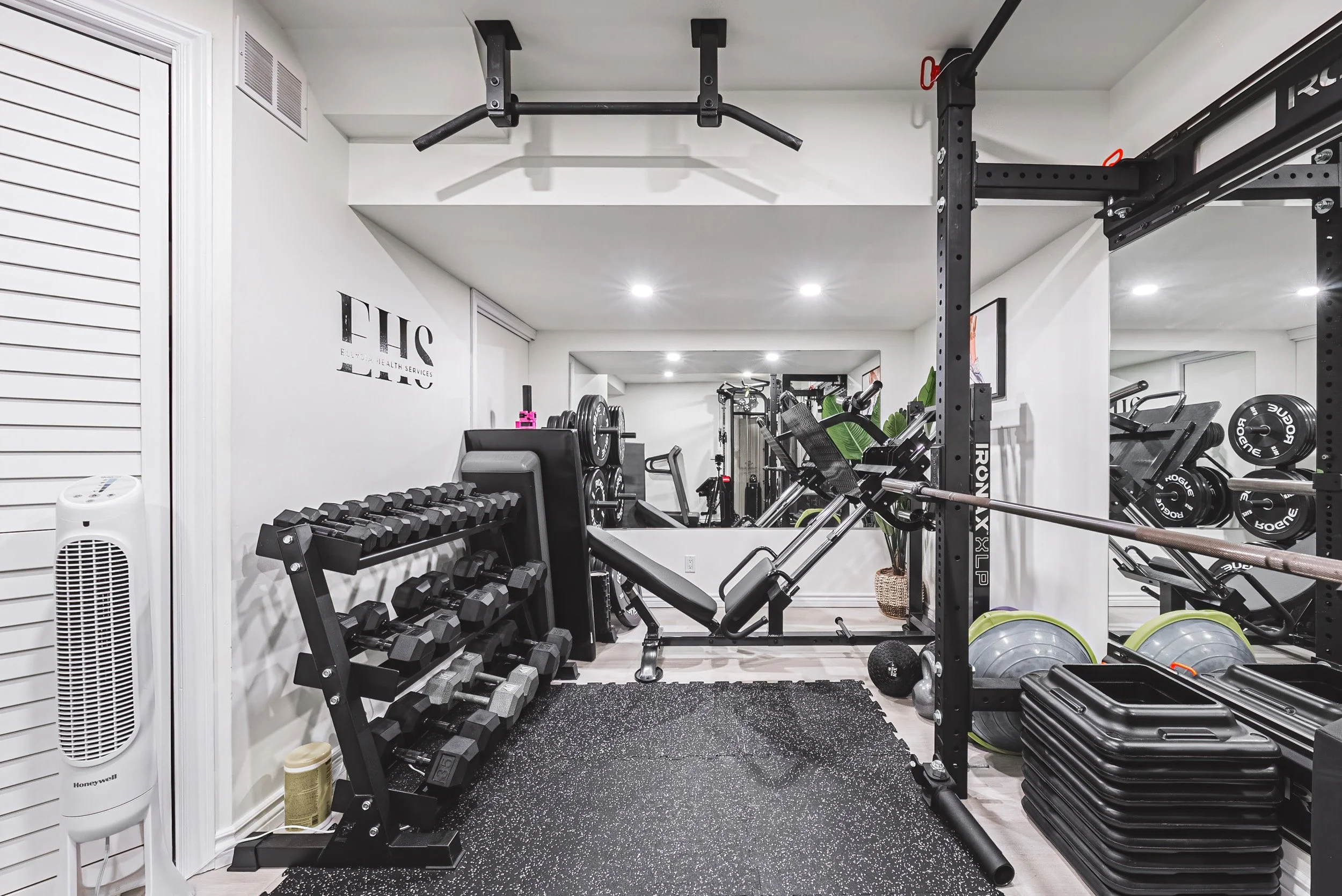 34 - 2220 Queensway Dr #4, Burlington.jpg