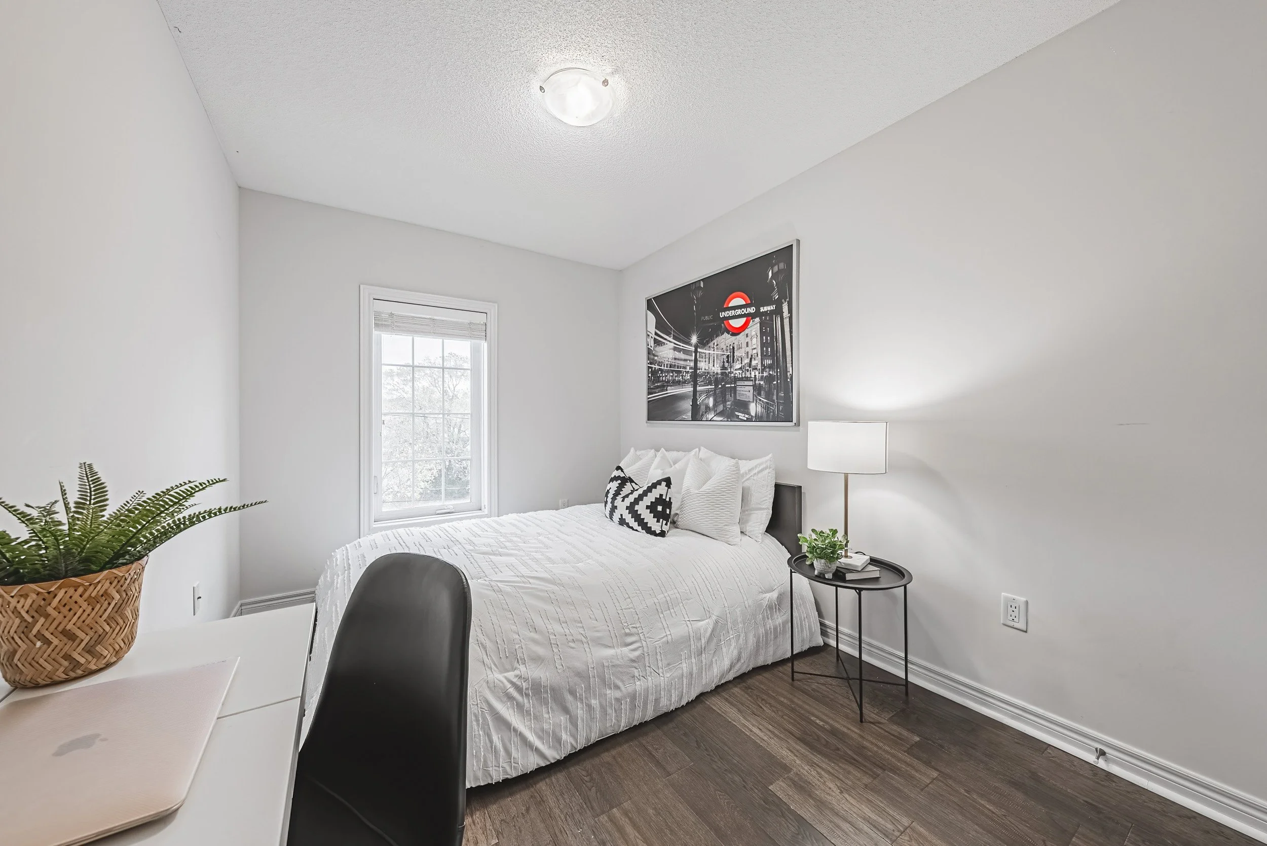 29 - 2220 Queensway Dr #4, Burlington.jpg