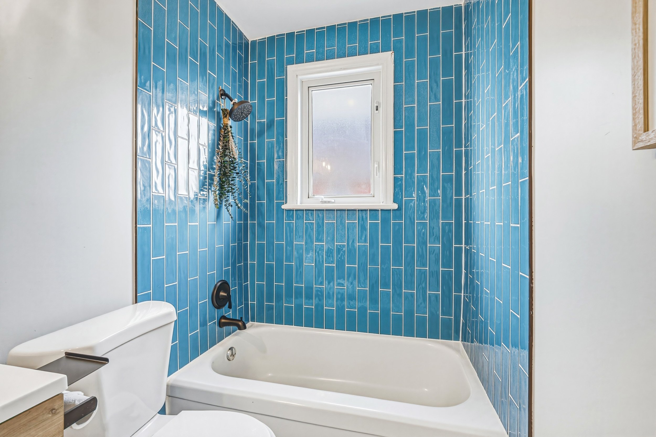 16 - 280 Montrose Ave, Hamilton.jpg