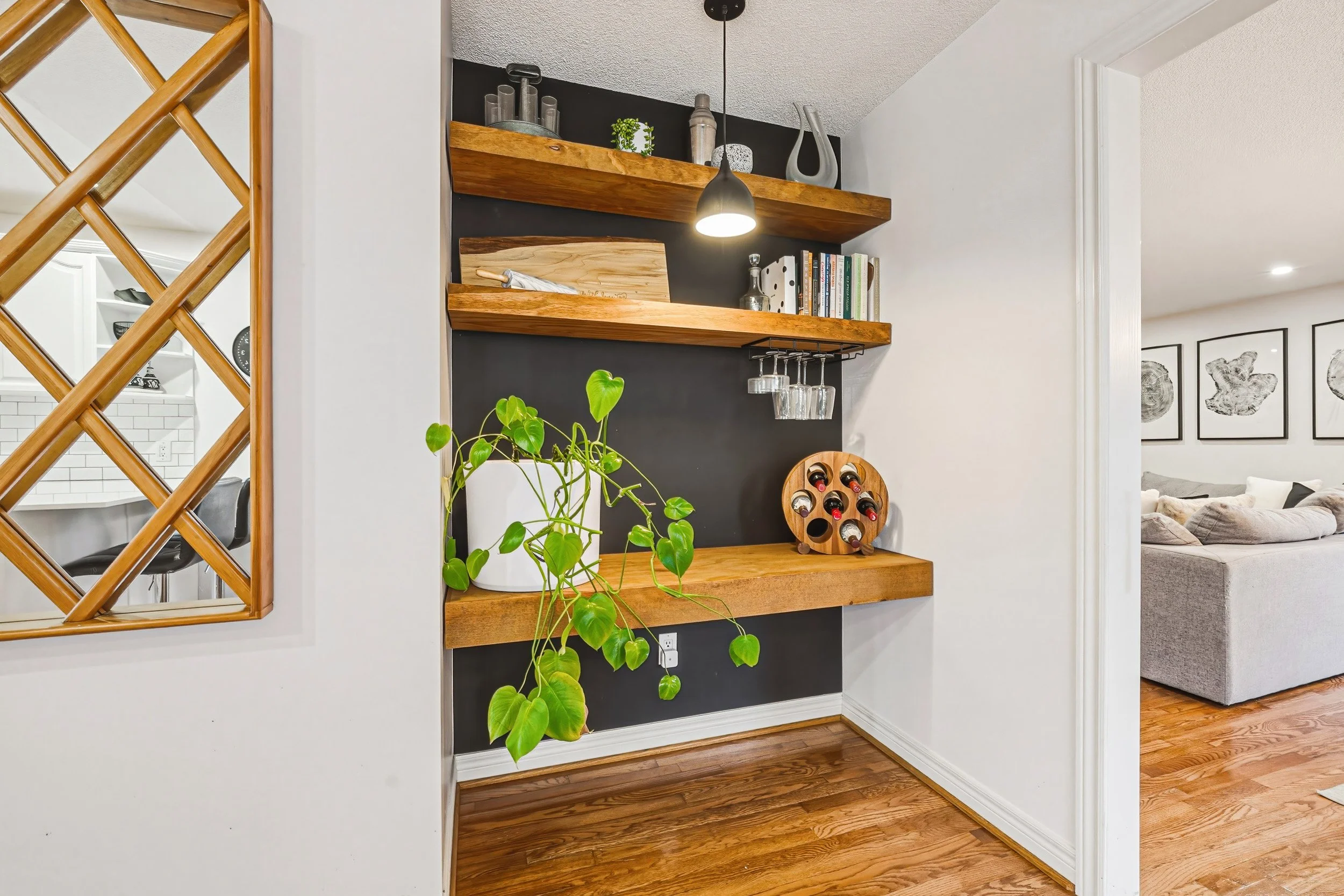 21 - 980 Glen View Ave, Burlington.jpg