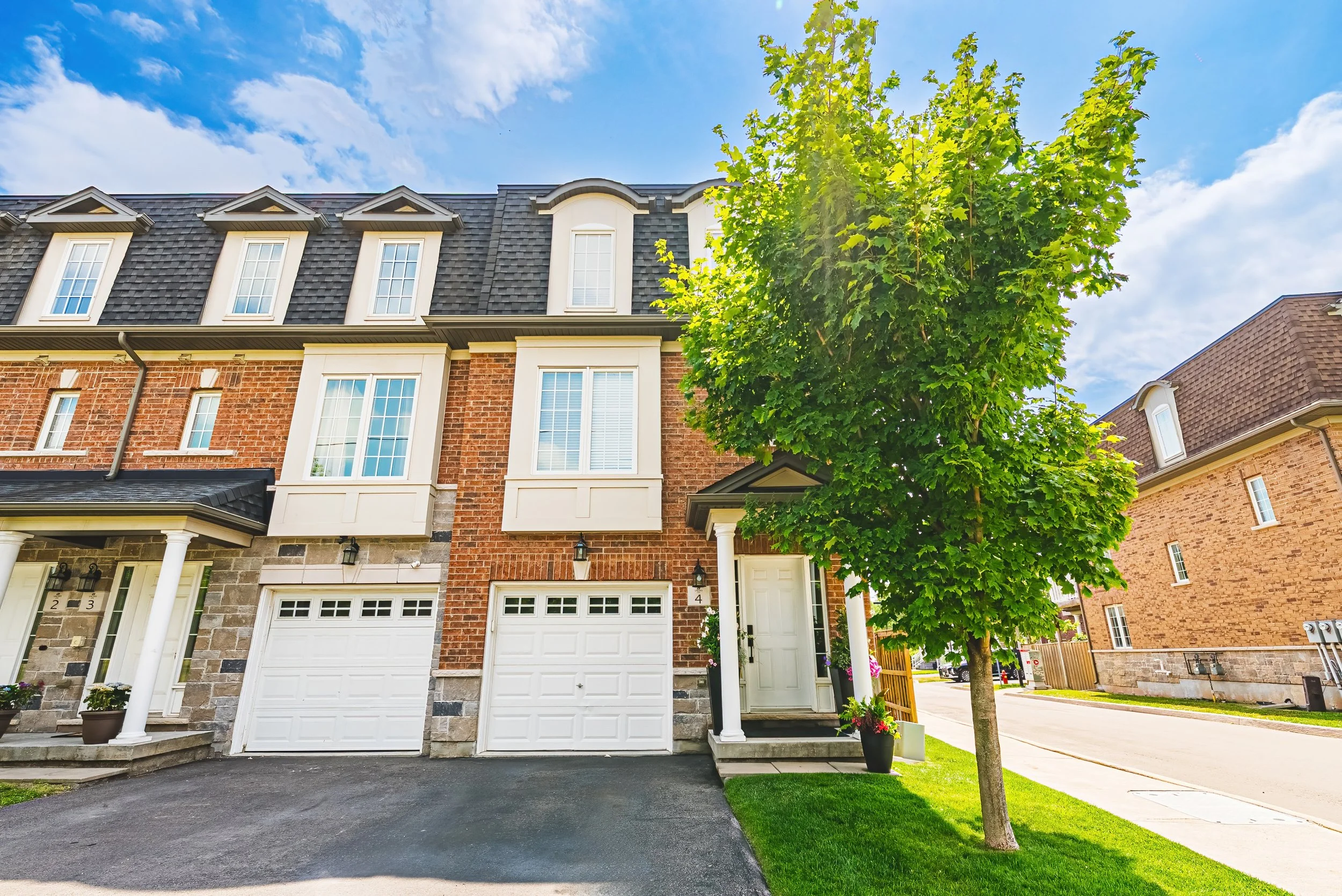 2220 Queensway Dr #4, Burlington