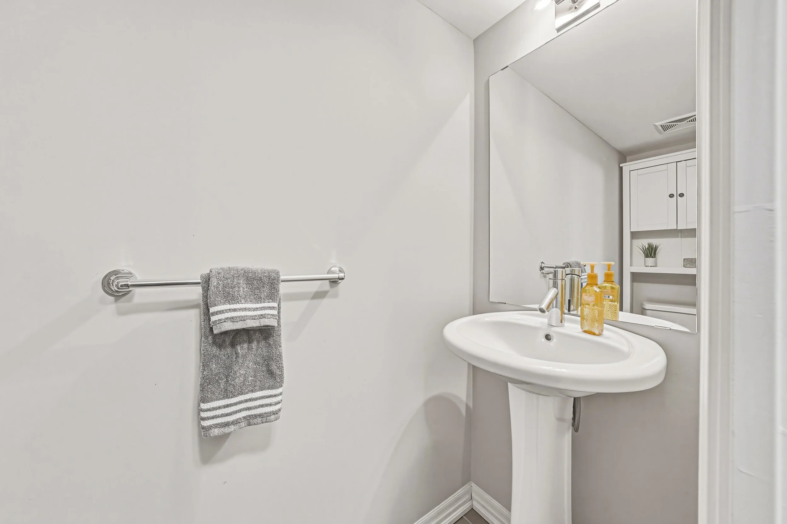 23 - 1940 Ironstone Dr #610, Burlington.jpg