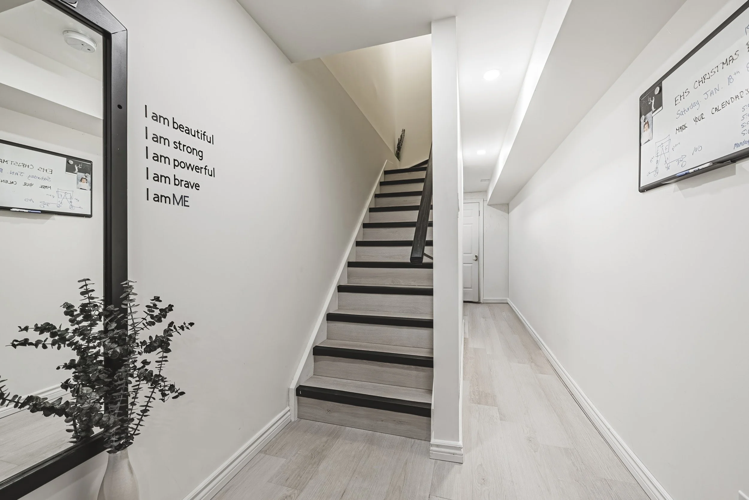 32 - 2220 Queensway Dr #4, Burlington.jpg