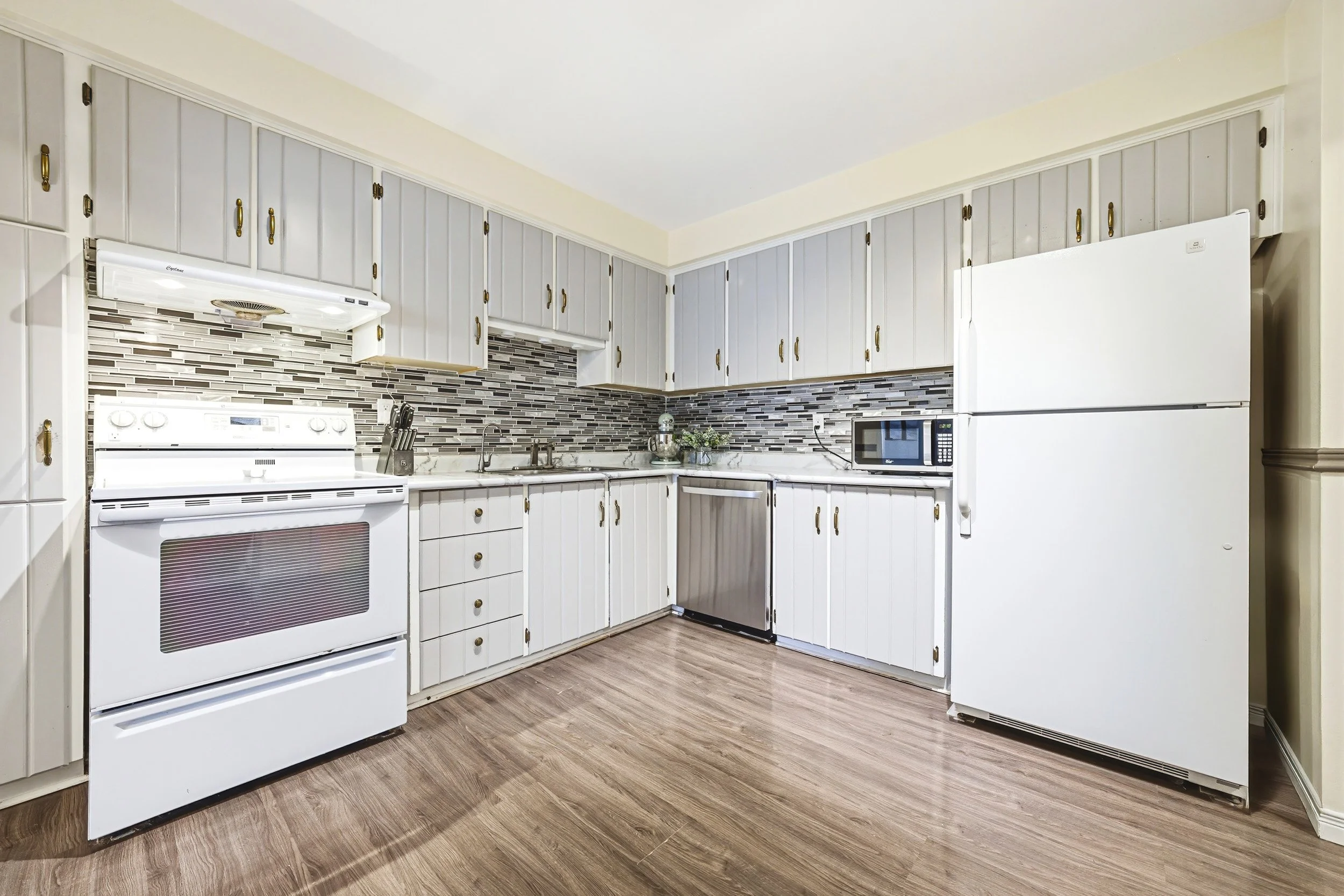8 - 1584 Newlands Crescent #92, Burlington.jpg