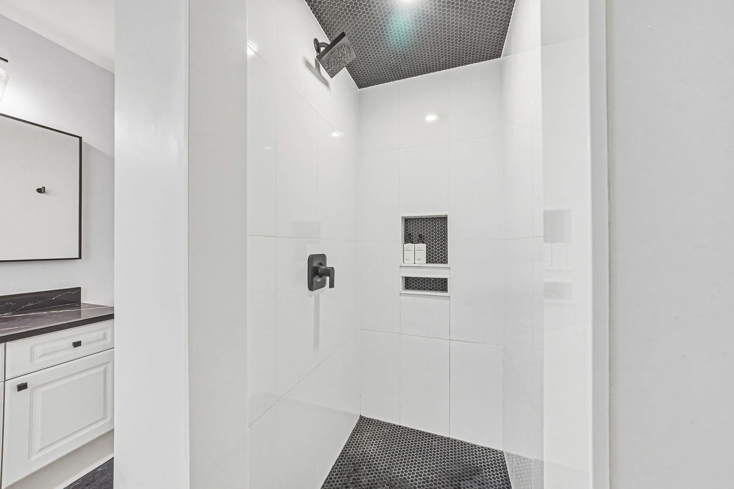 28 - 980 Glen View Ave, Burlington.jpg