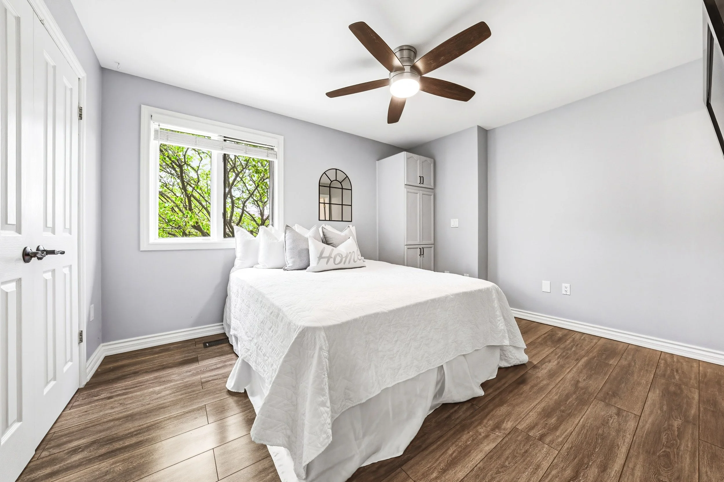 25 - 301 Parkwood Cres, Hamilton.jpg