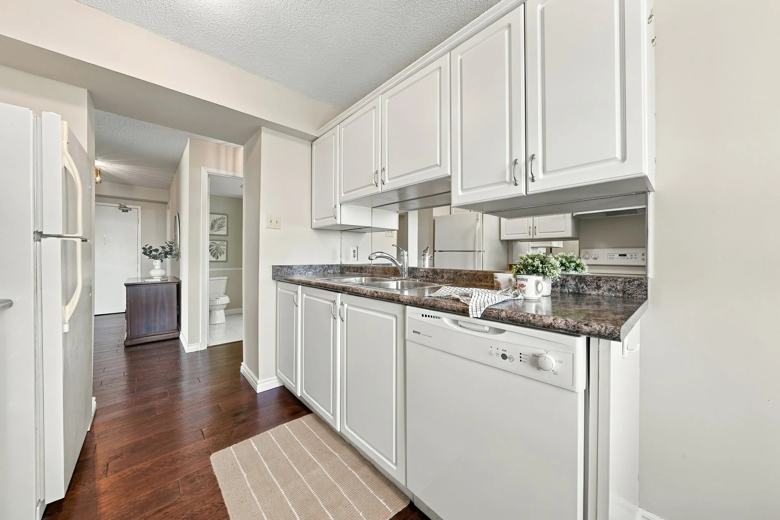 20 - 5280 Lakeshore Rd #912, Burlington.jpg