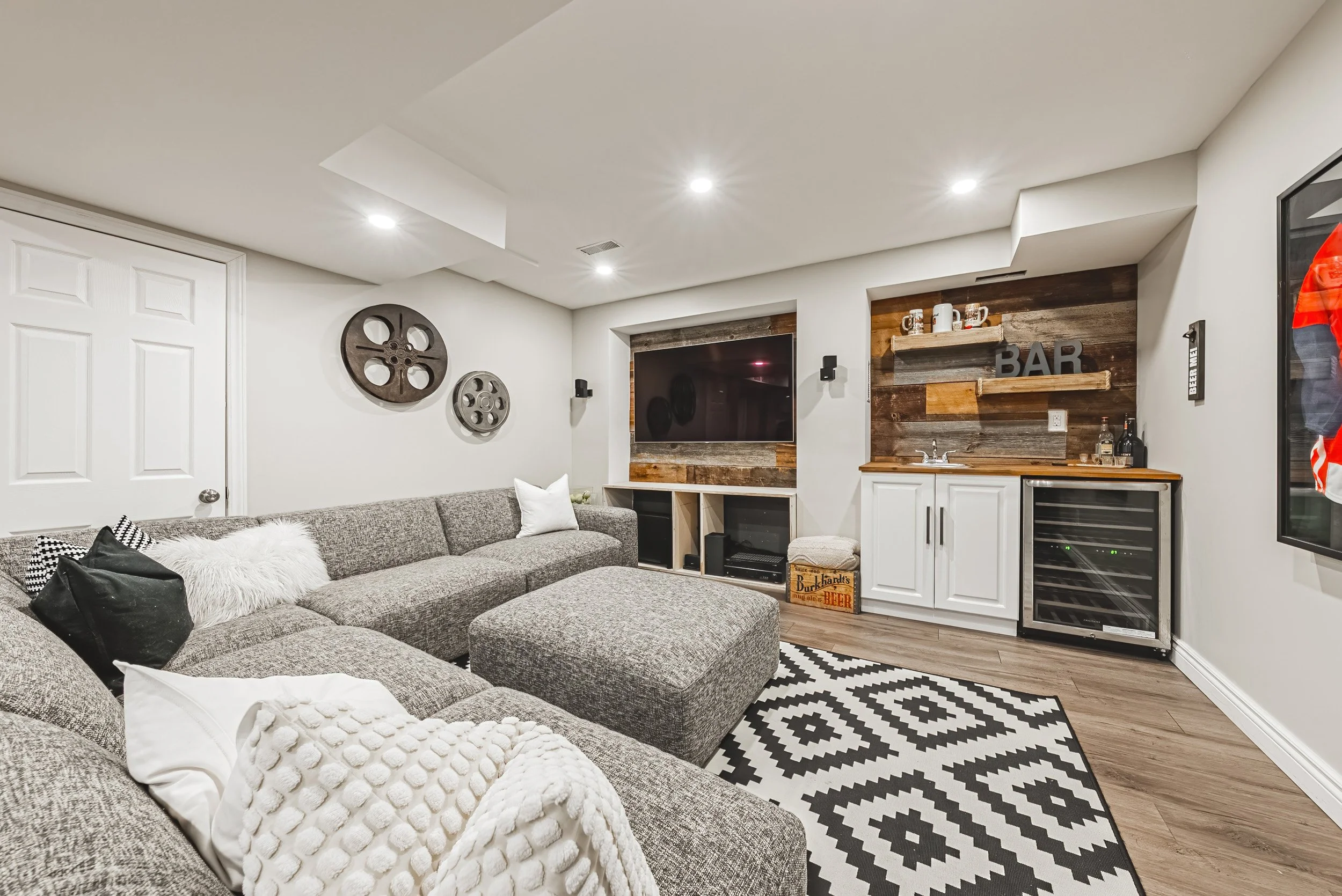 33 - 24 Stillwater Cres, Waterdown.jpg