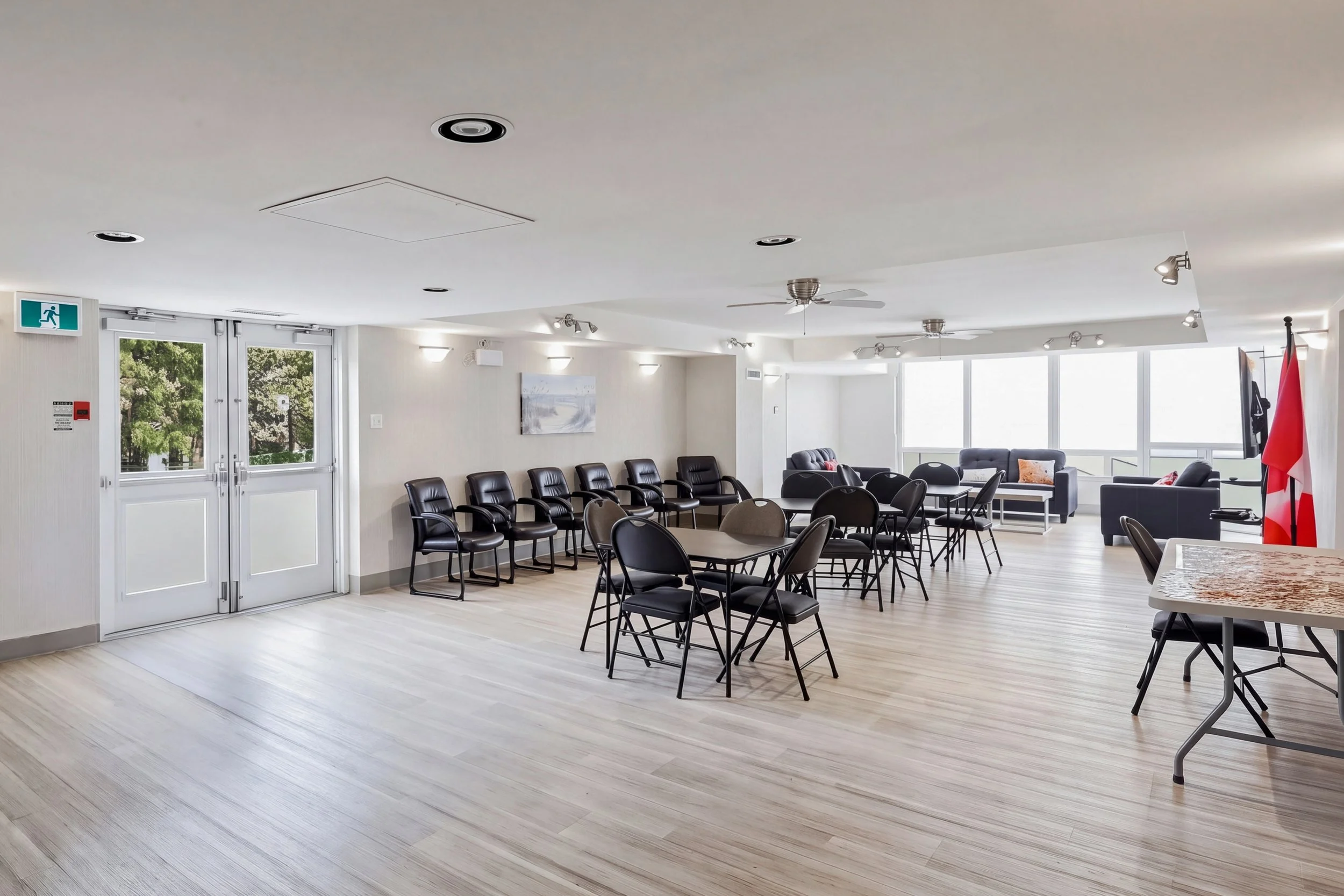 32 - 5280 Lakeshore Rd #912, Burlington.jpg