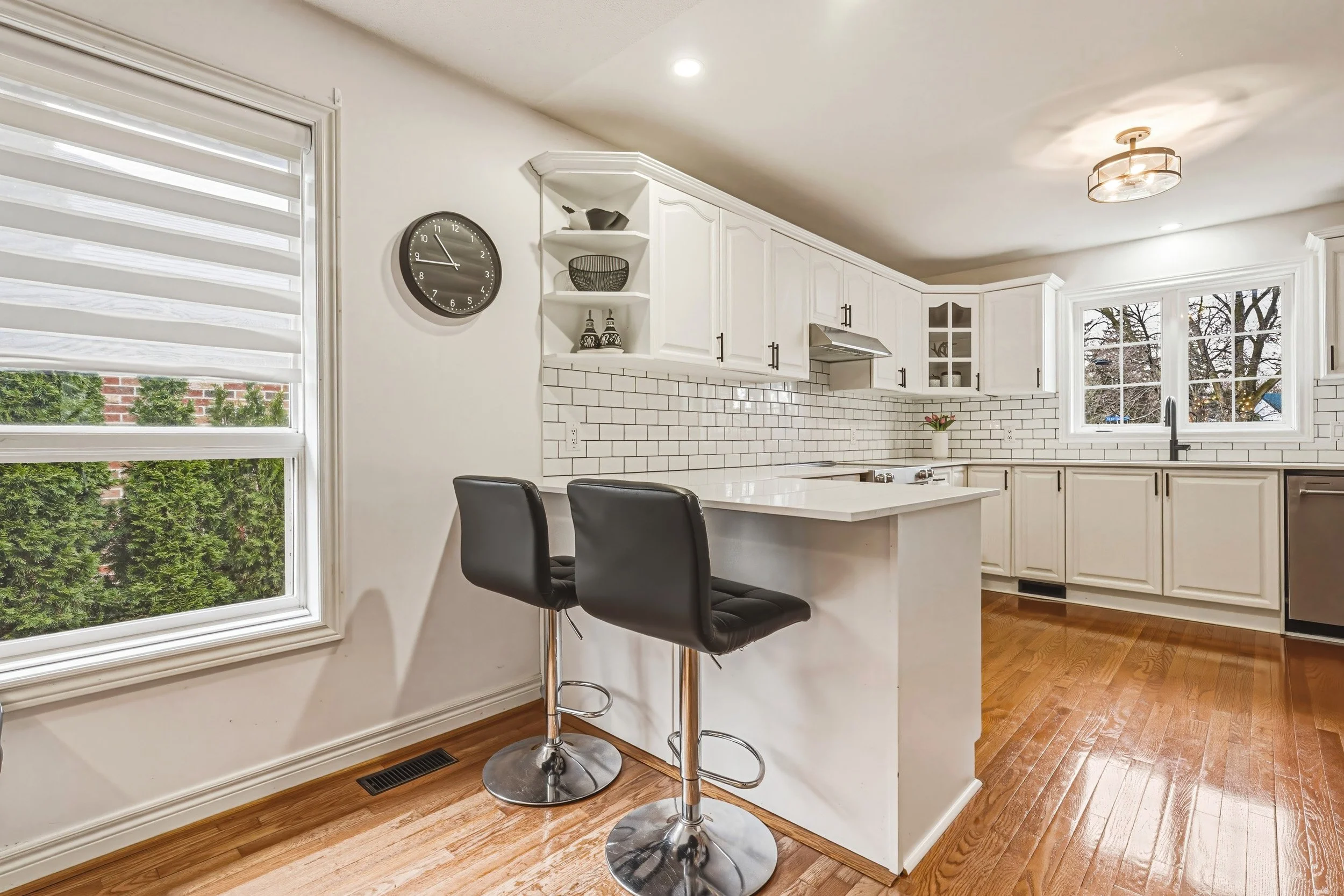 16 - 980 Glen View Ave, Burlington.jpg