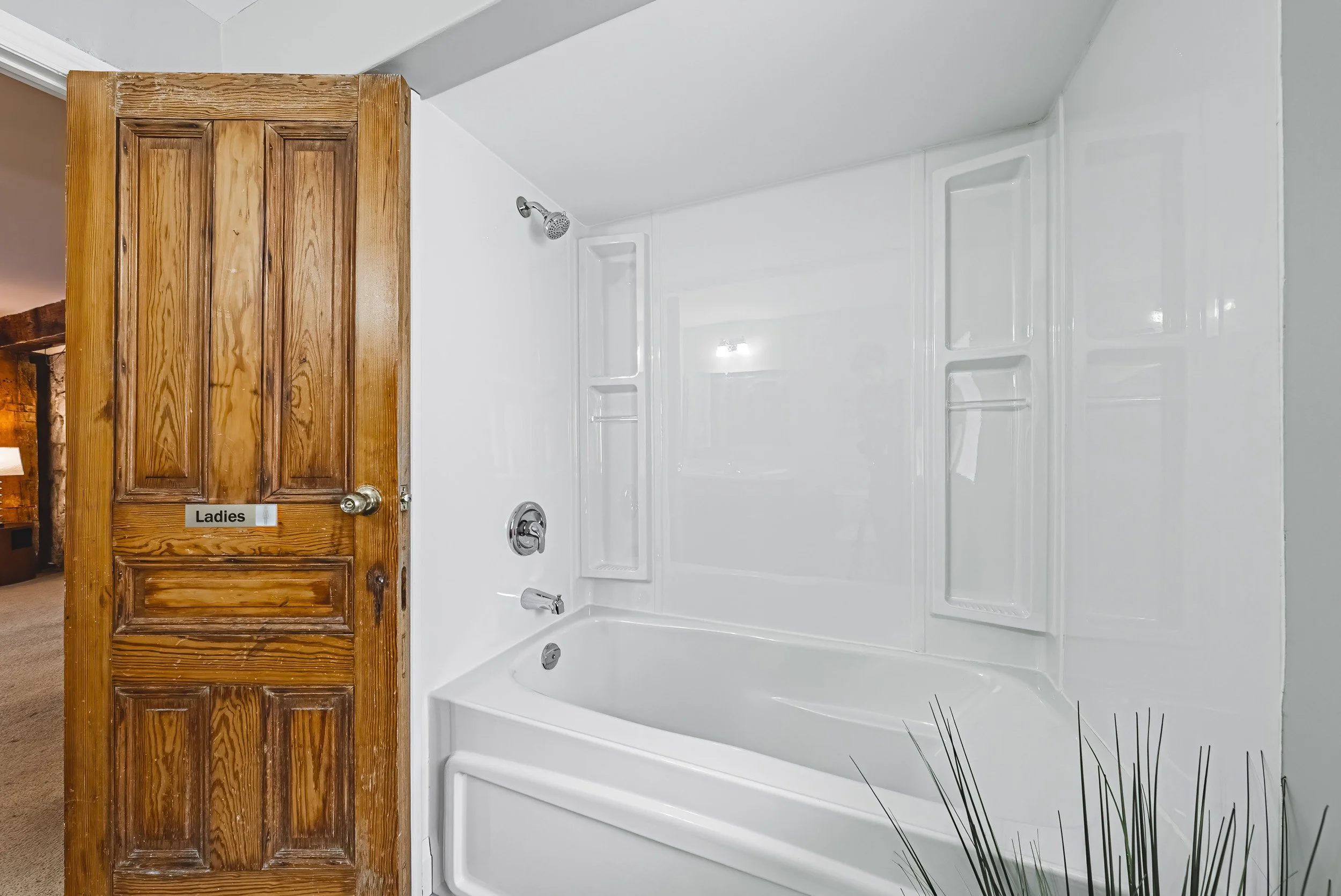 15 - 110 Freelton Rd, Freelton.jpg