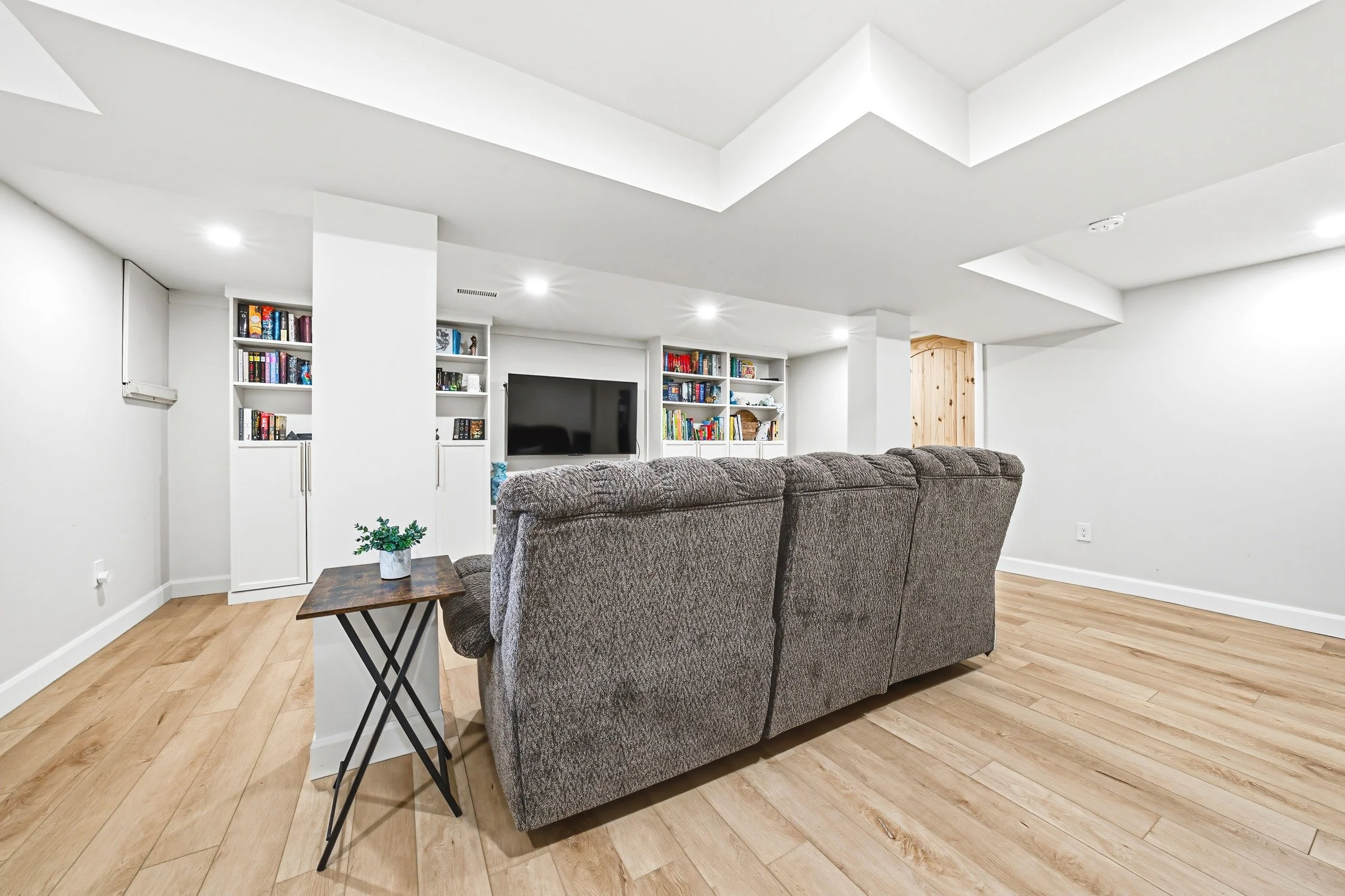 23 - 546 Mohawk Rd E, Hamilton.jpg