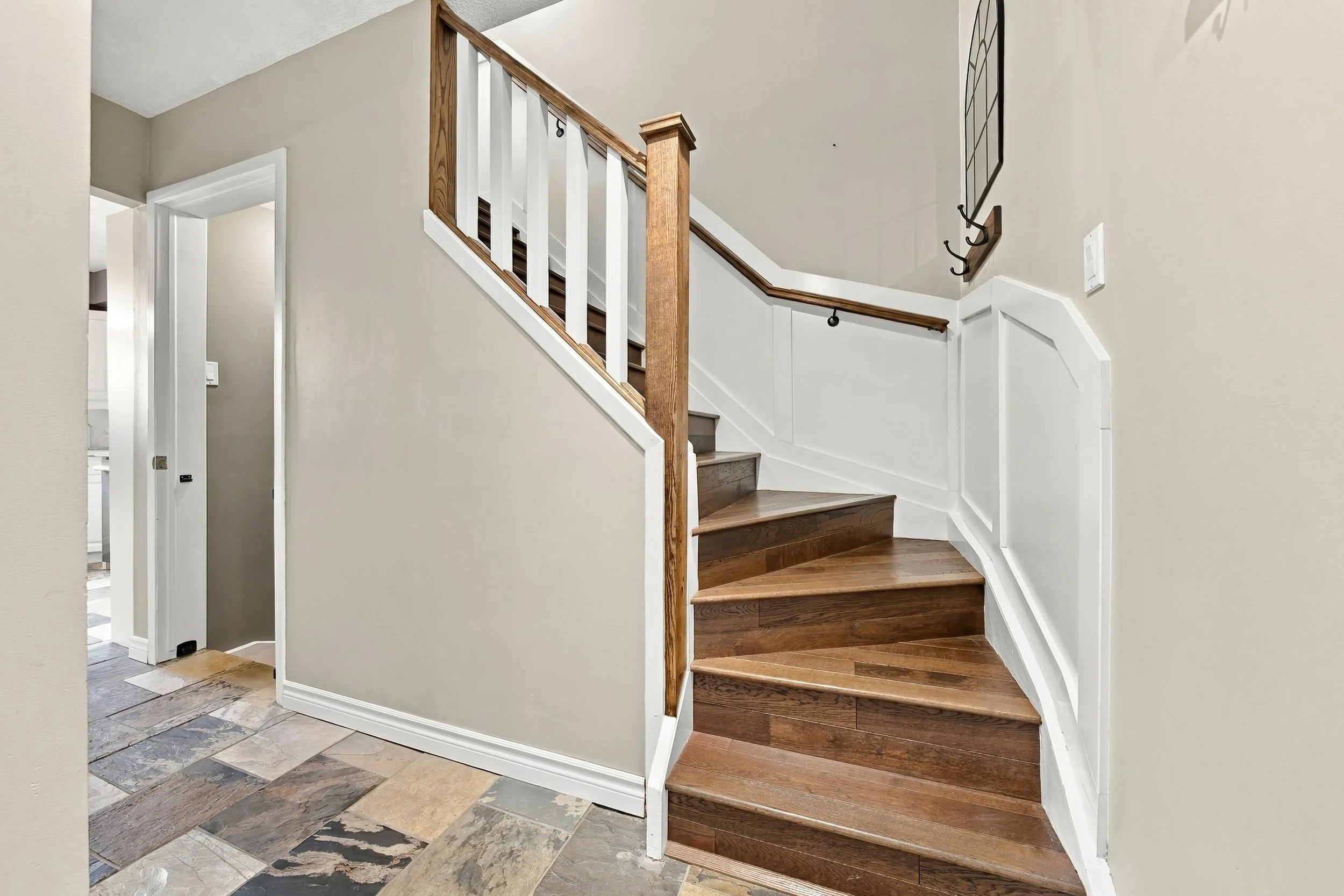 20 - 19 Hillsdale Ct, Dundas.jpg