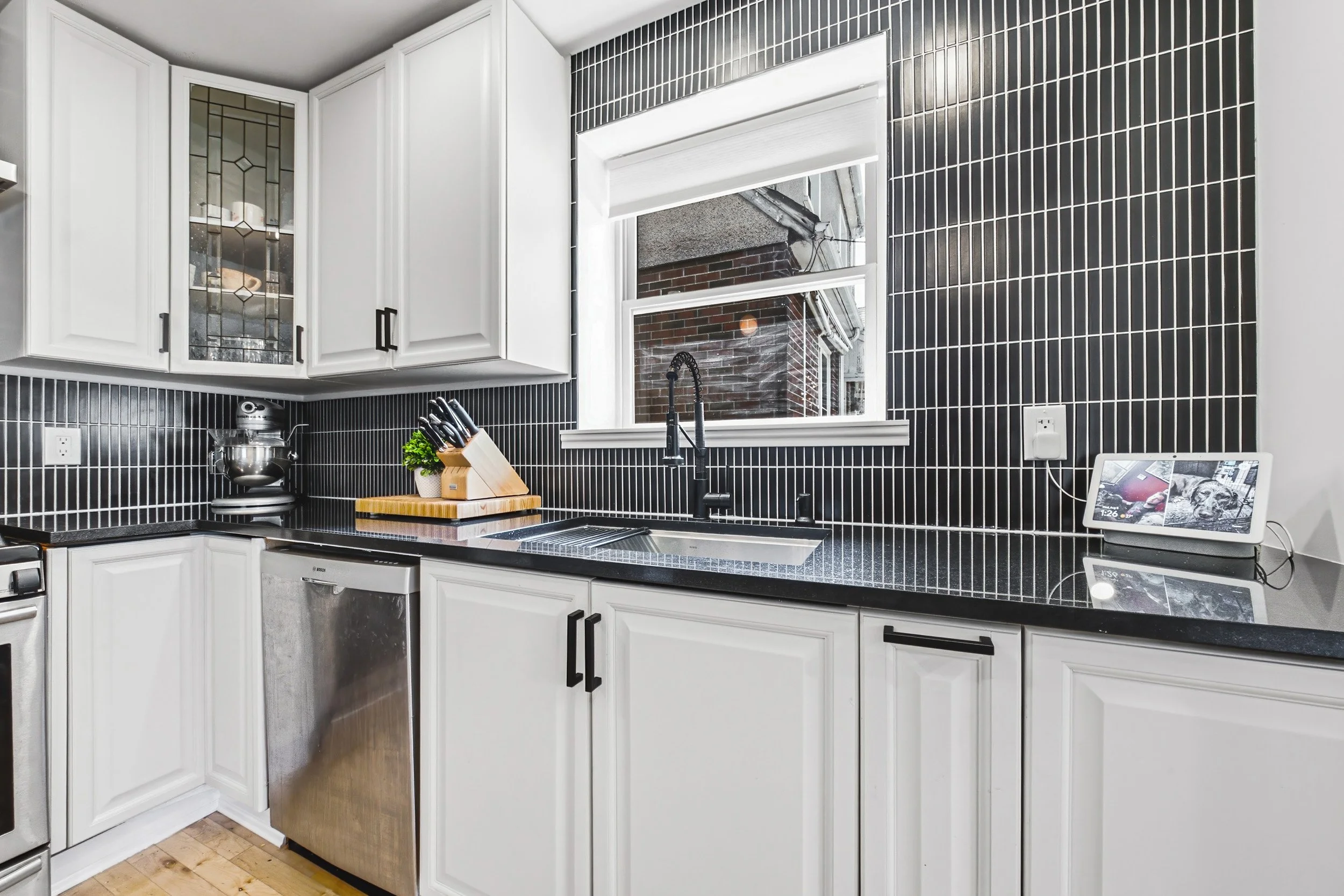 11 - 255 Weir St N, Hamilton.jpg