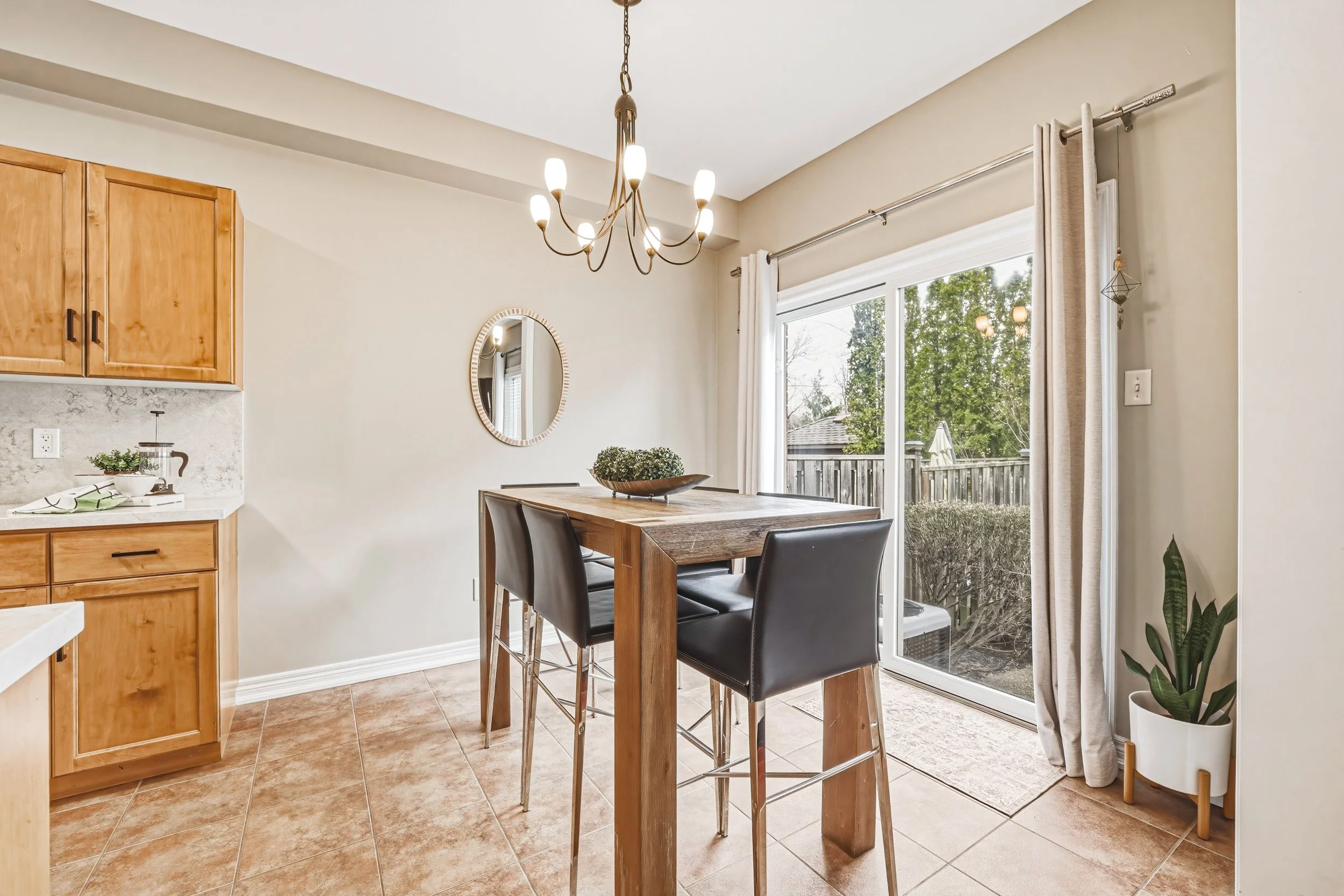 14 - 5214 Dryden Ave, Burlington.jpg