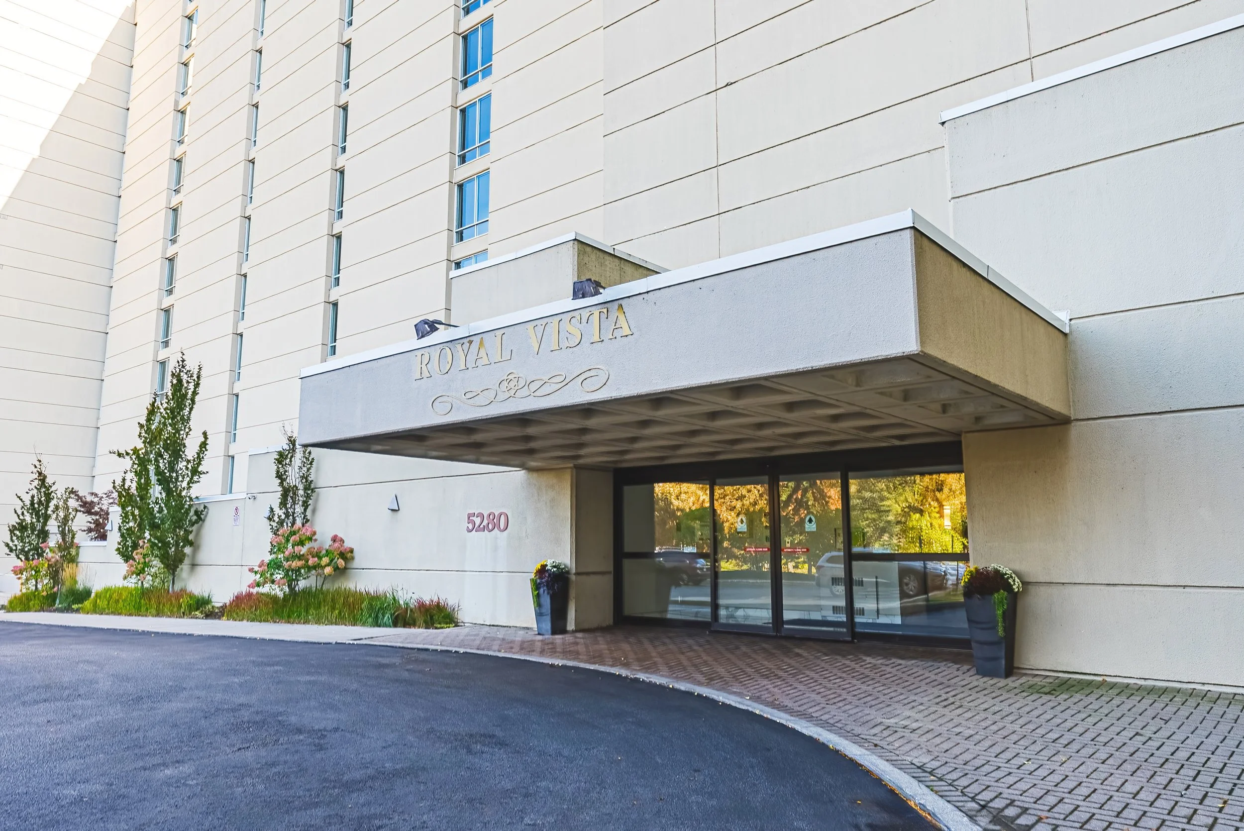 10 - 5280 Lakeshore Rd #912, Burlington.jpg