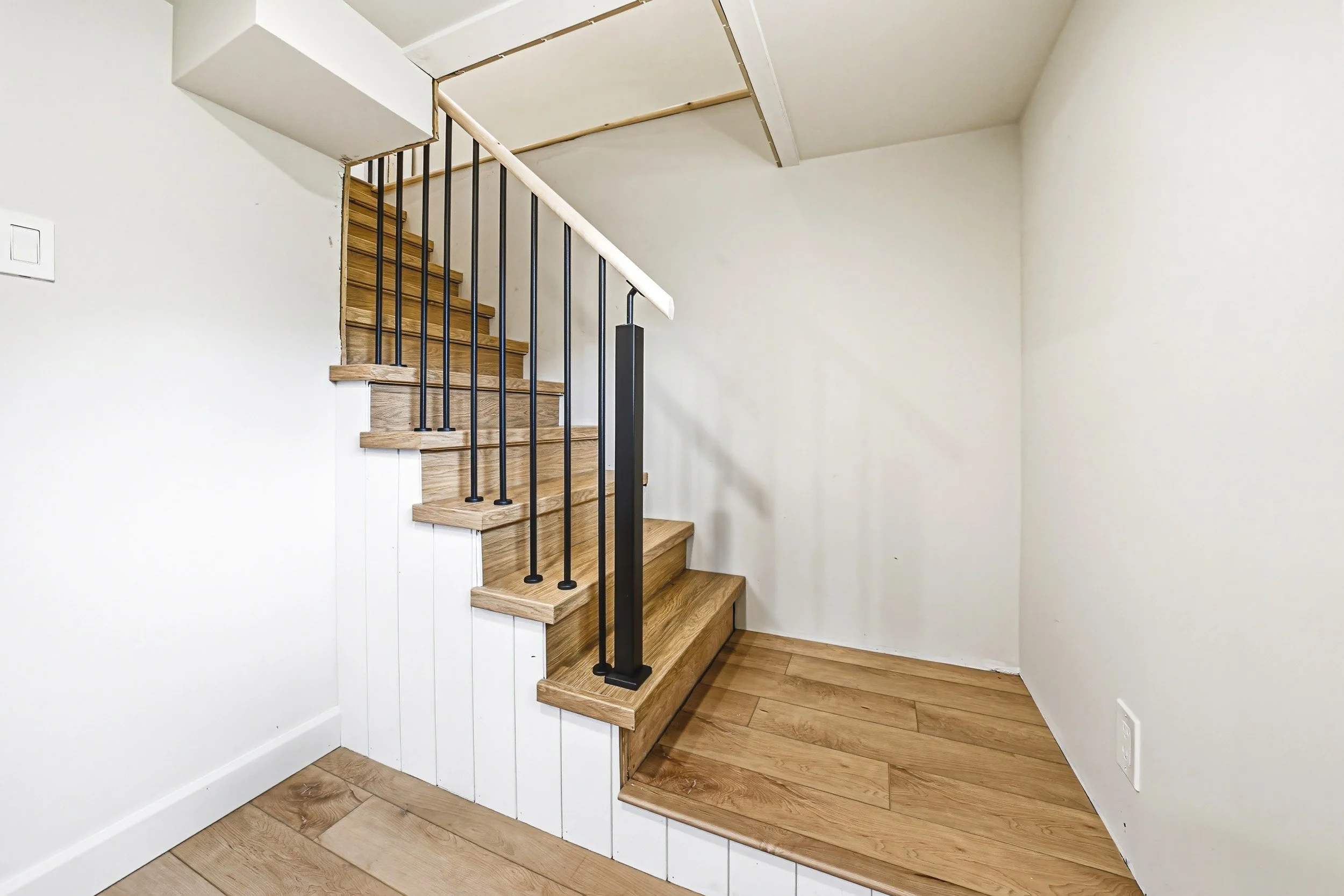 19 - 546 Mohawk Rd E, Hamilton.jpg