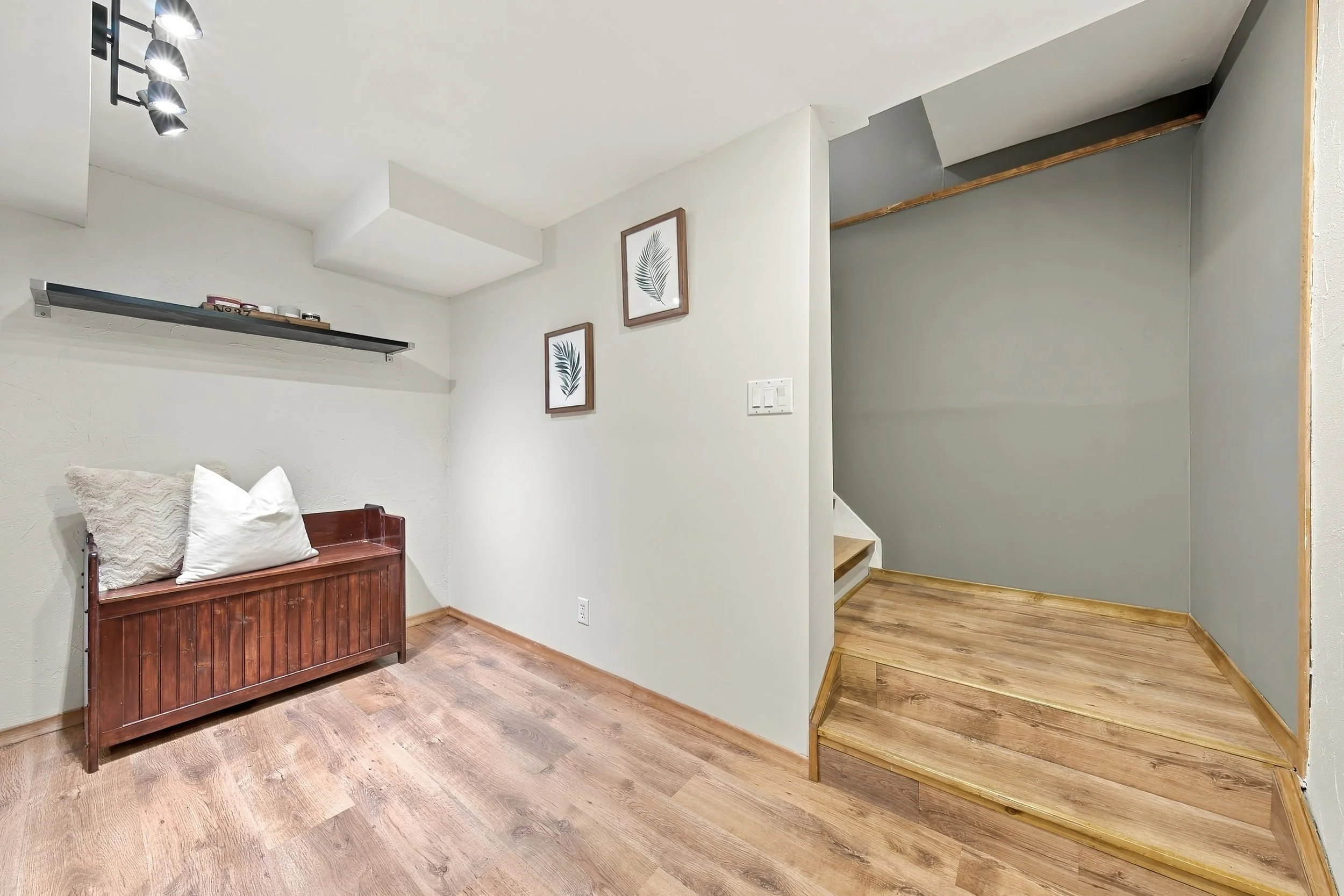 28 - 19 Hillsdale Ct, Dundas.jpg