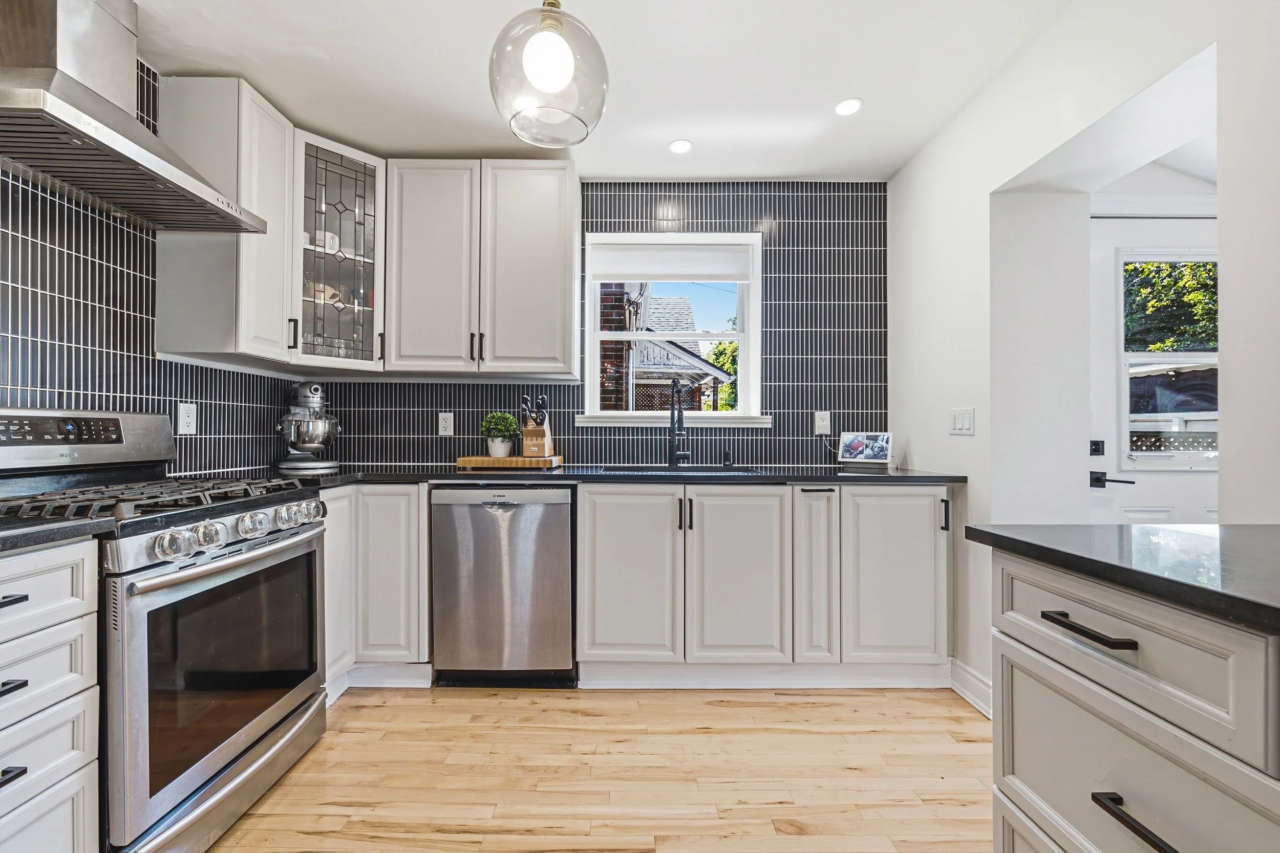 9 - 255 Weir St N, Hamilton.jpg