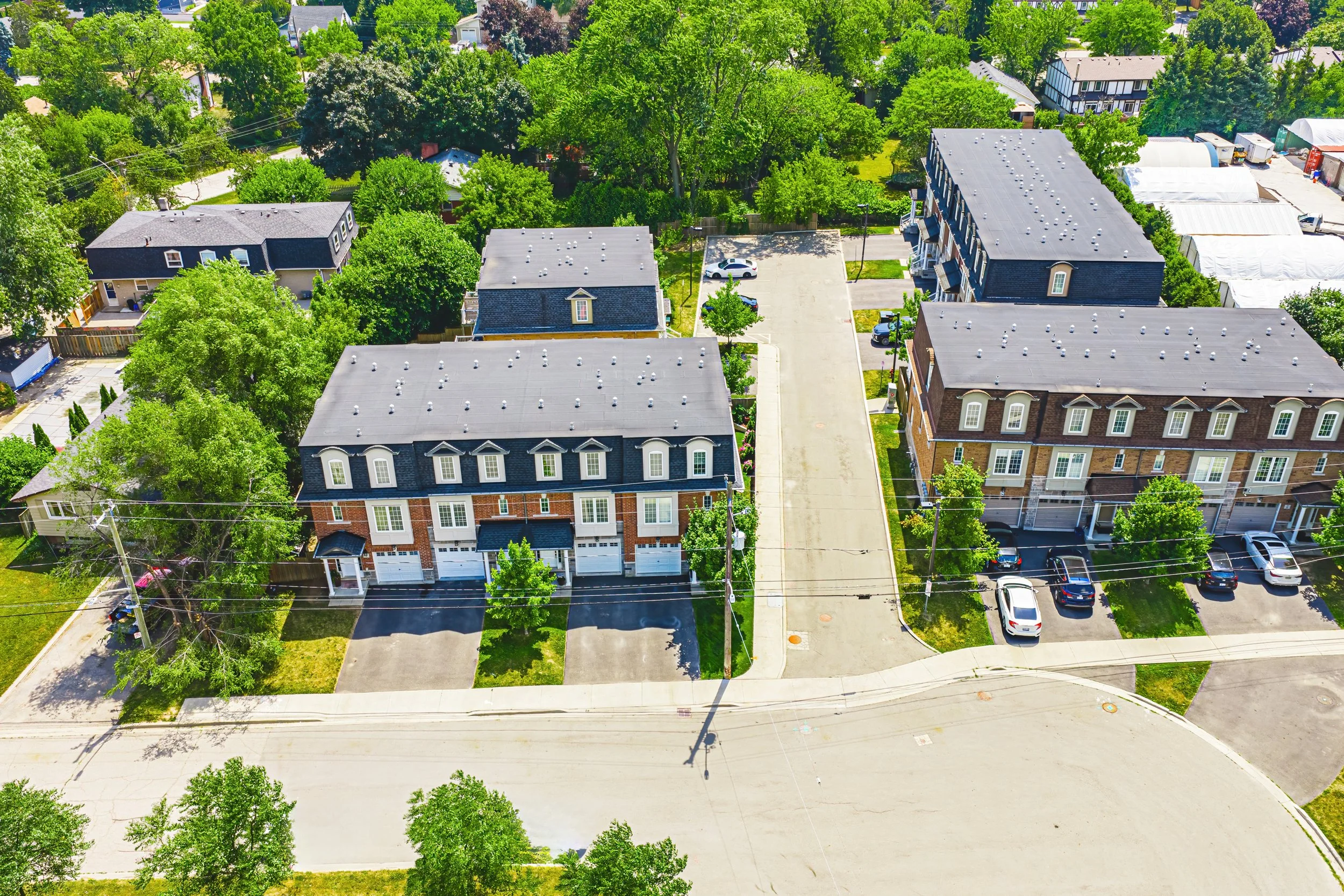 3 - Exterior 2220 Queensway Dr #4, Burlington.jpg