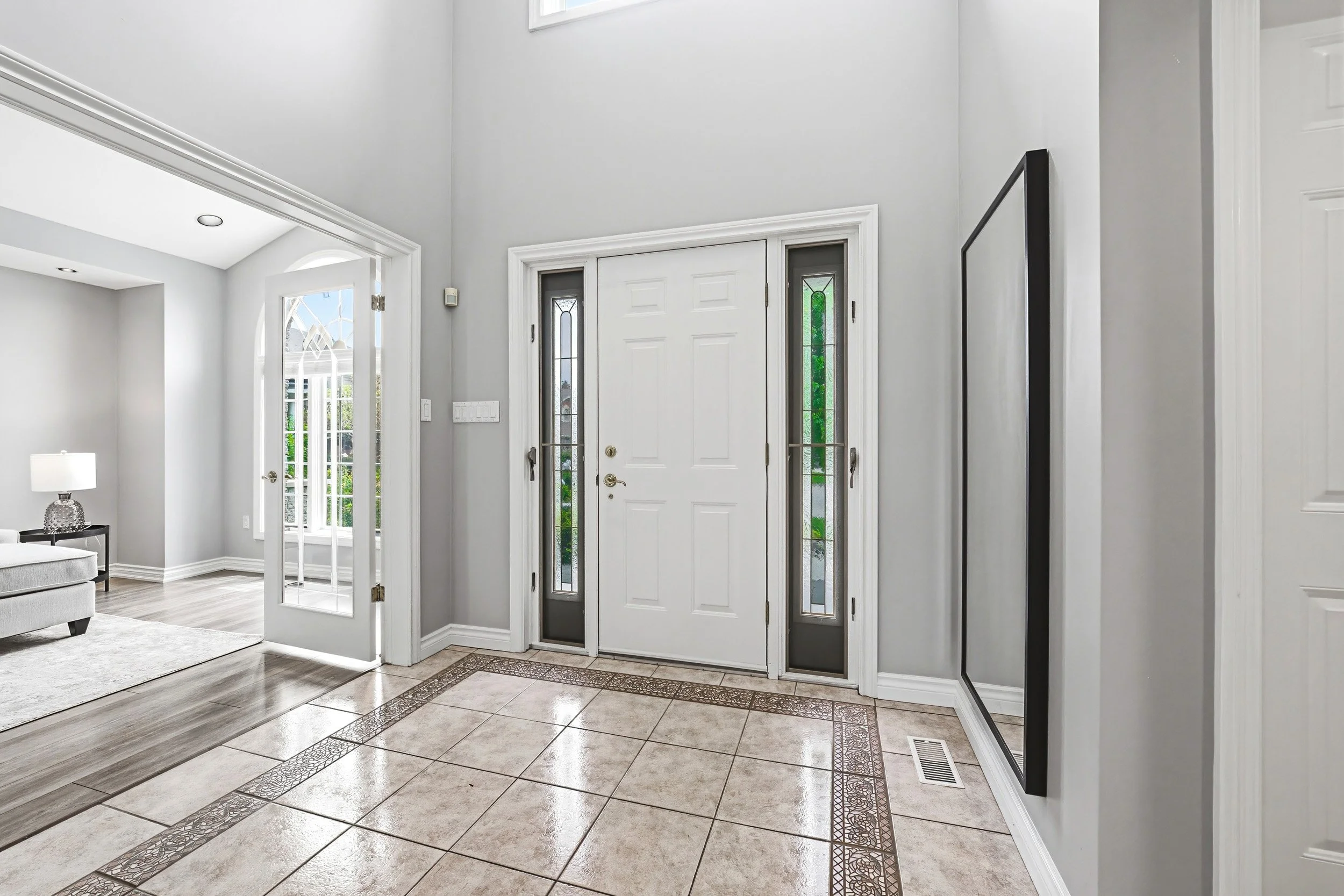 7 - 301 Parkwood Cres, Hamilton.jpg