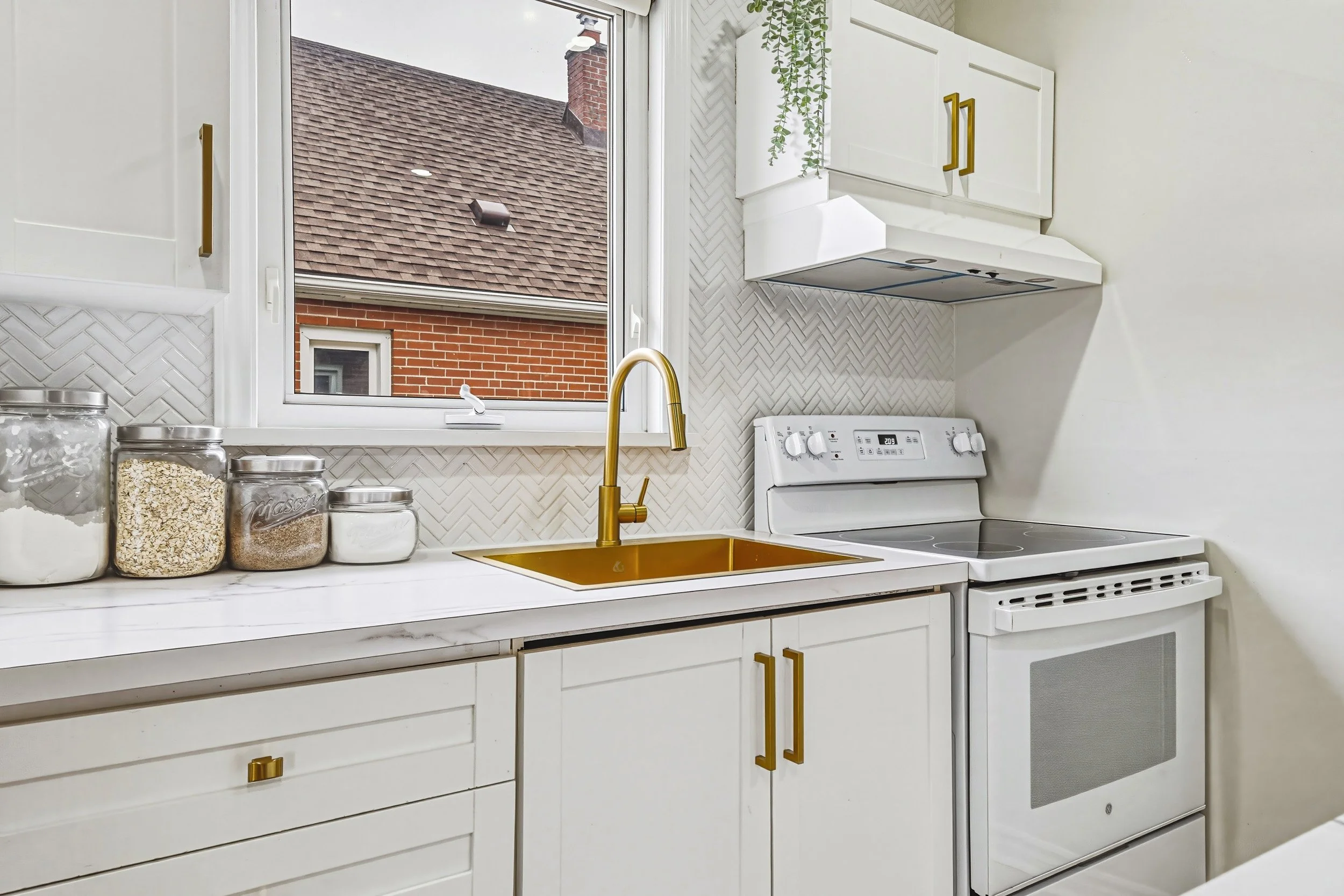 9 - 280 Montrose Ave, Hamilton.jpg