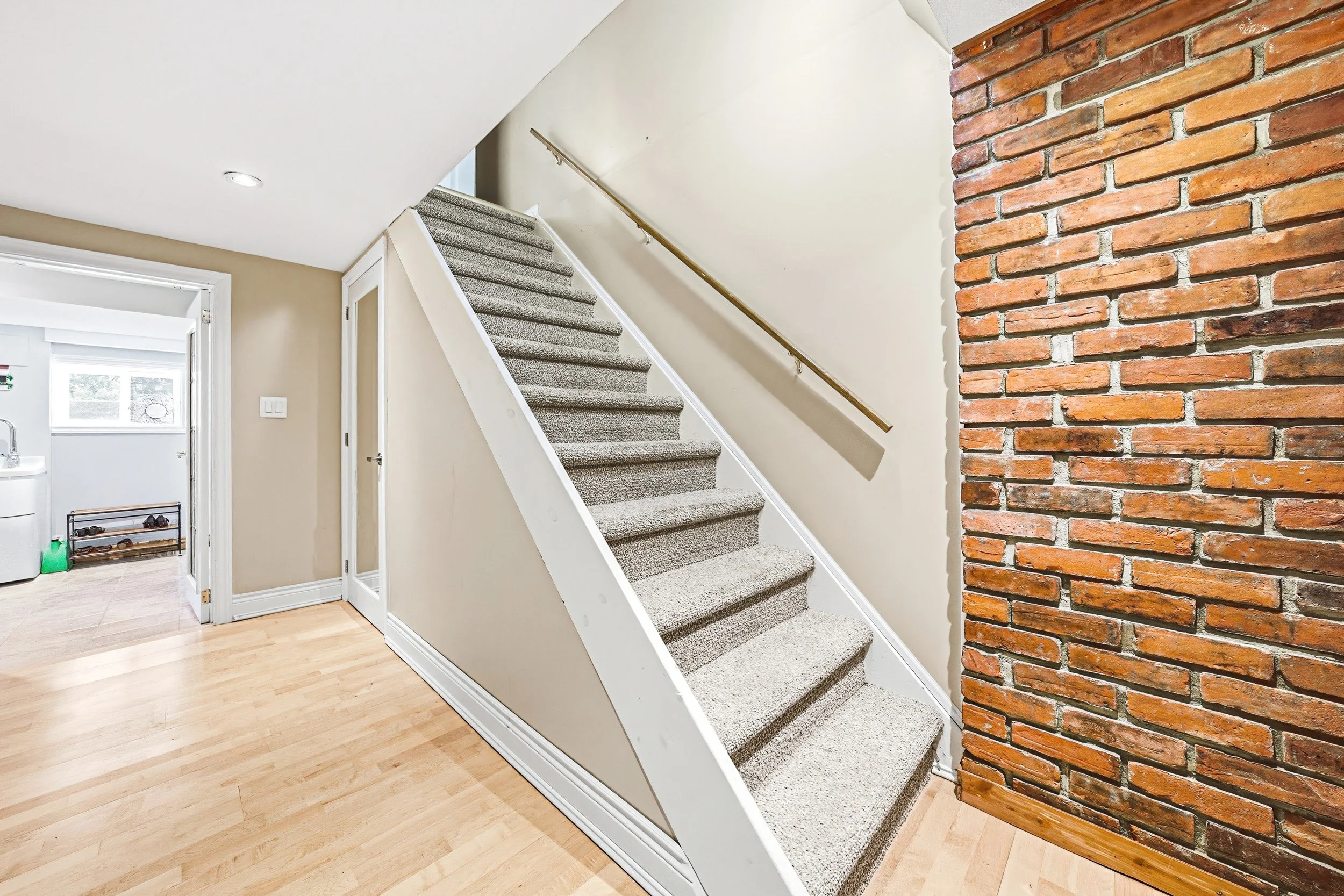 25 - 668 Chestnut Pl, Burlington.jpg