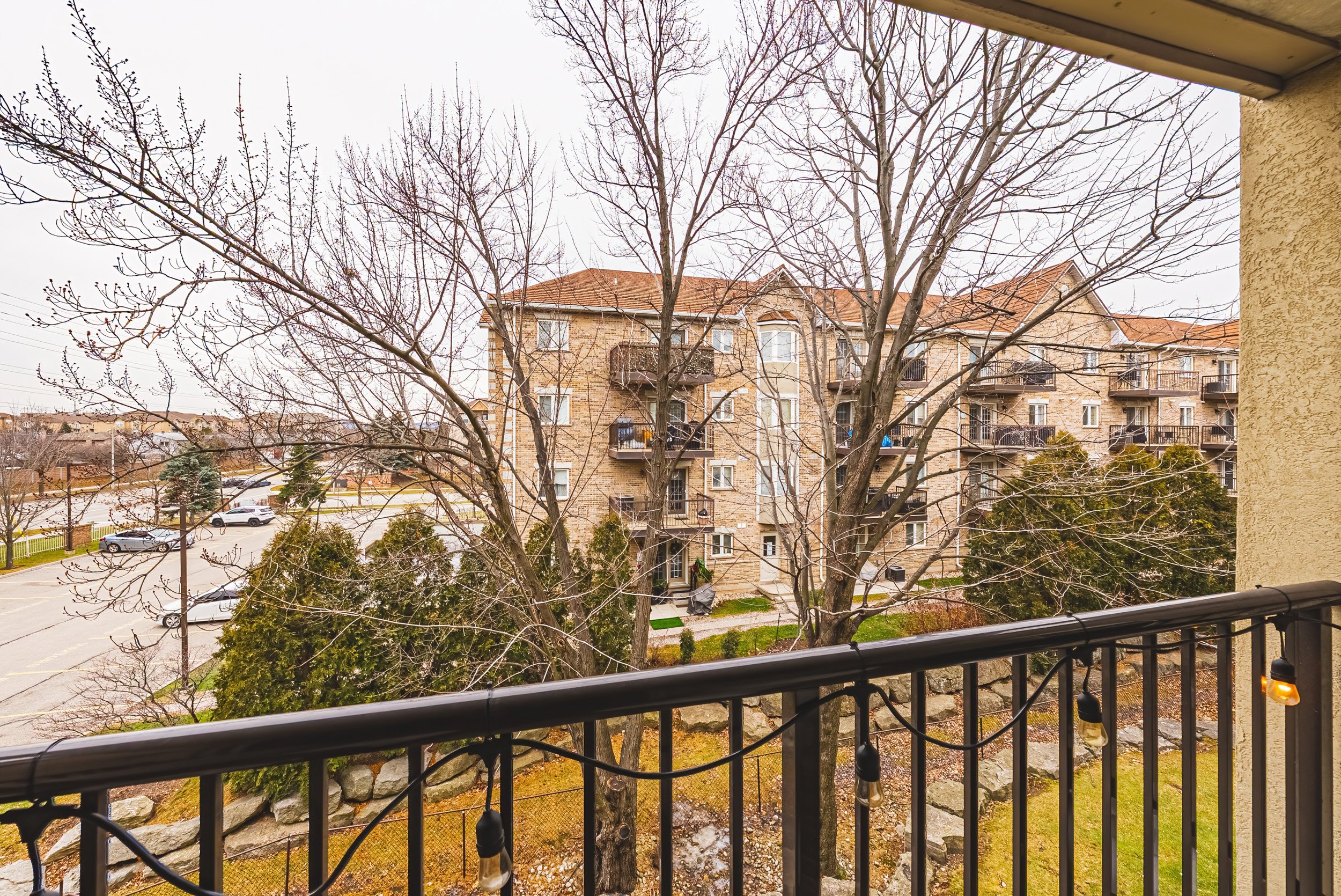 19 - 1451 Walkers Line #313, Burlington.jpg