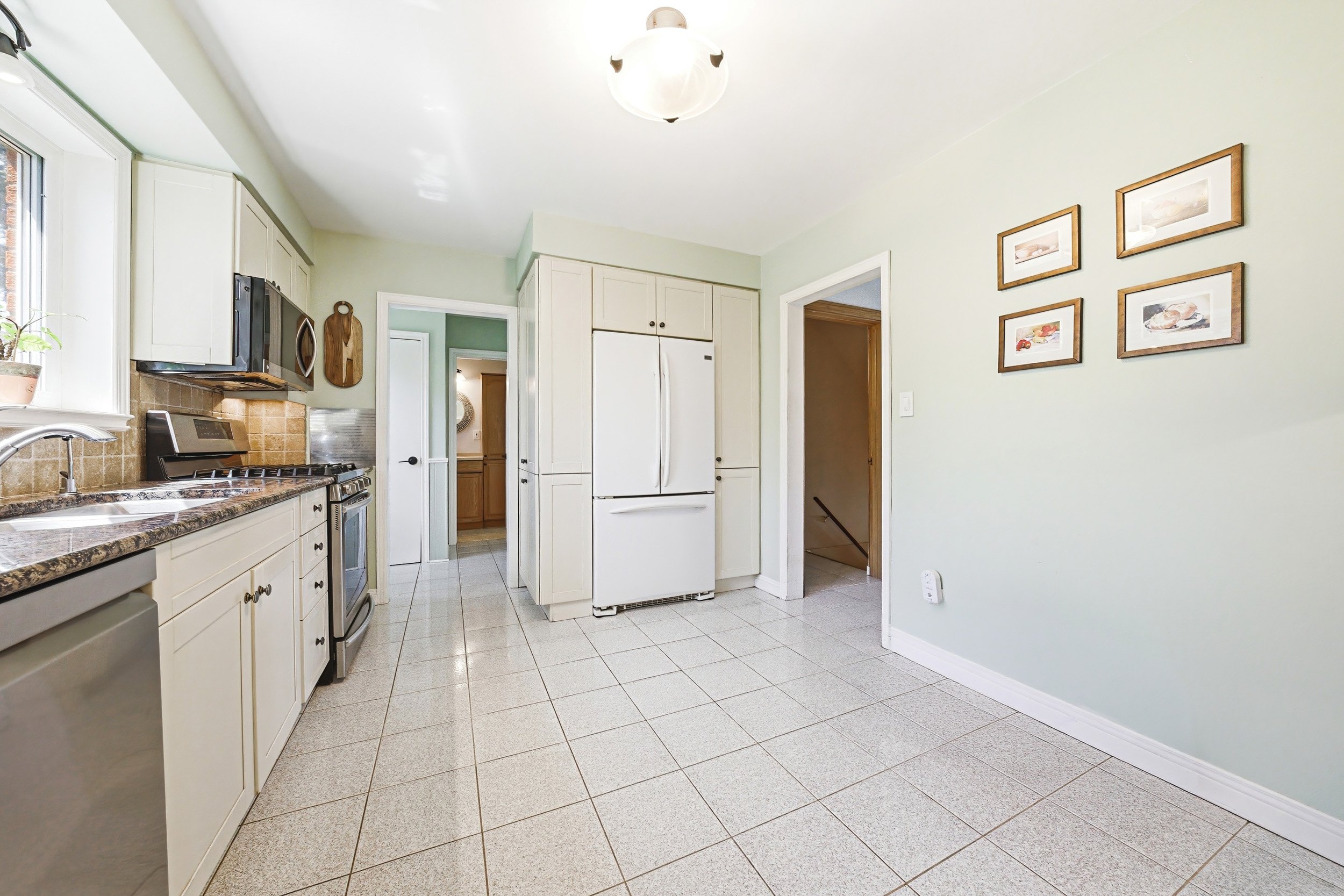 14 - 668 Chestnut Pl, Burlington.jpg