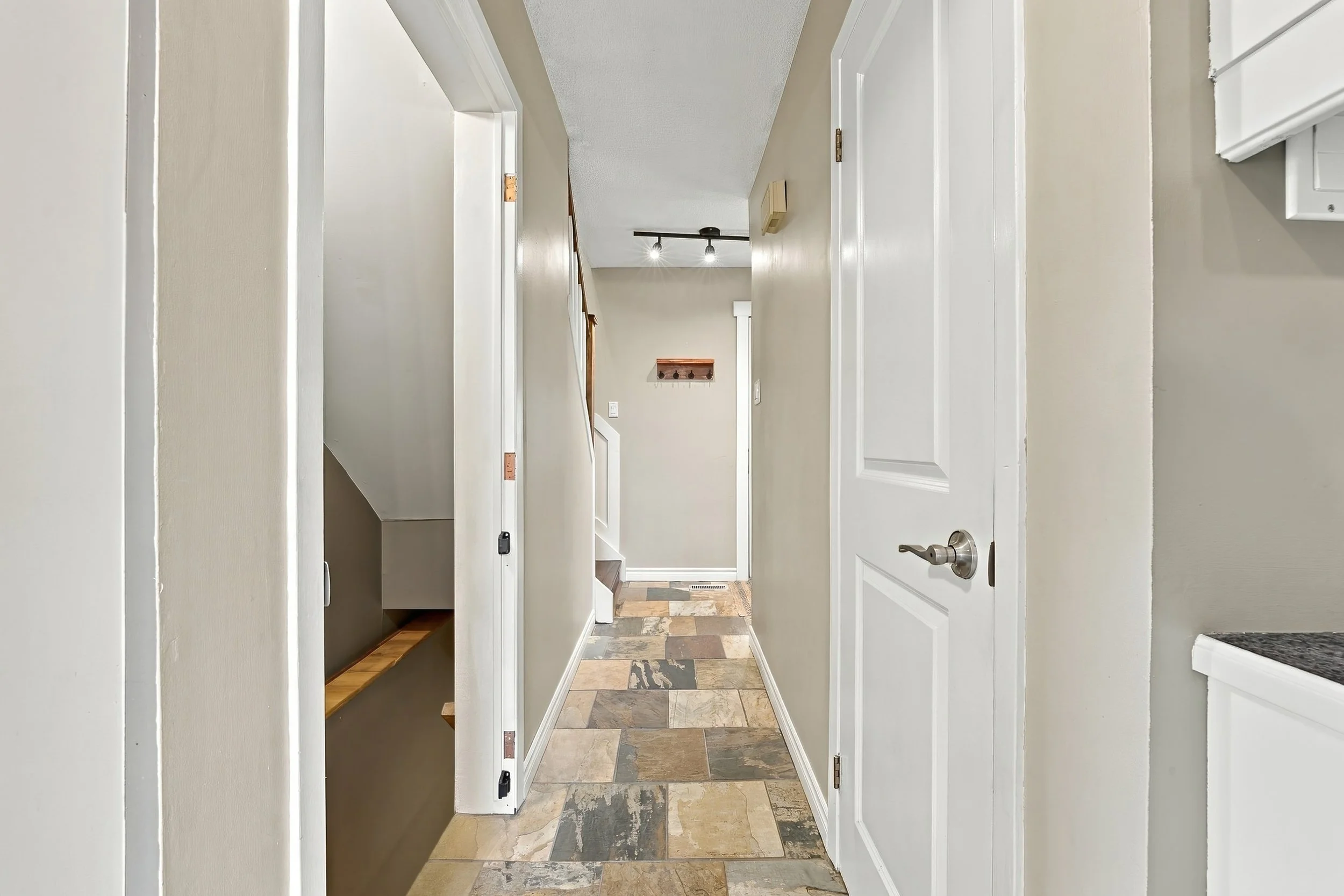 18 - 19 Hillsdale Ct, Dundas.jpg