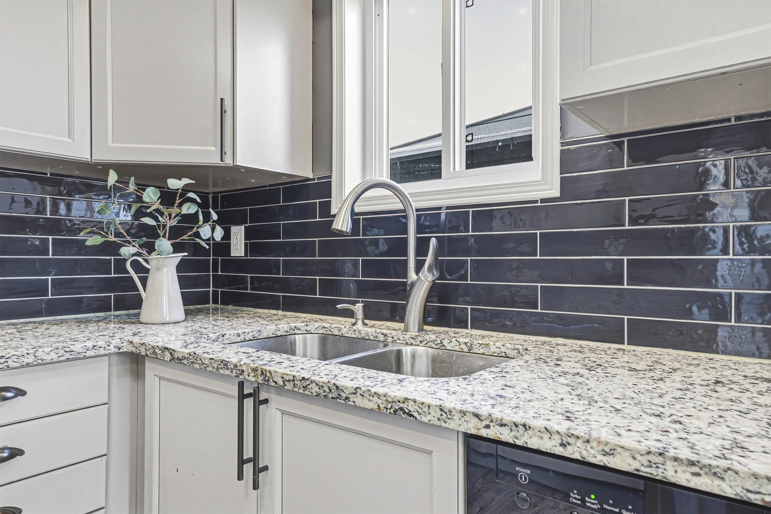 18 - 103 Powell Dr, Binbrook.jpg