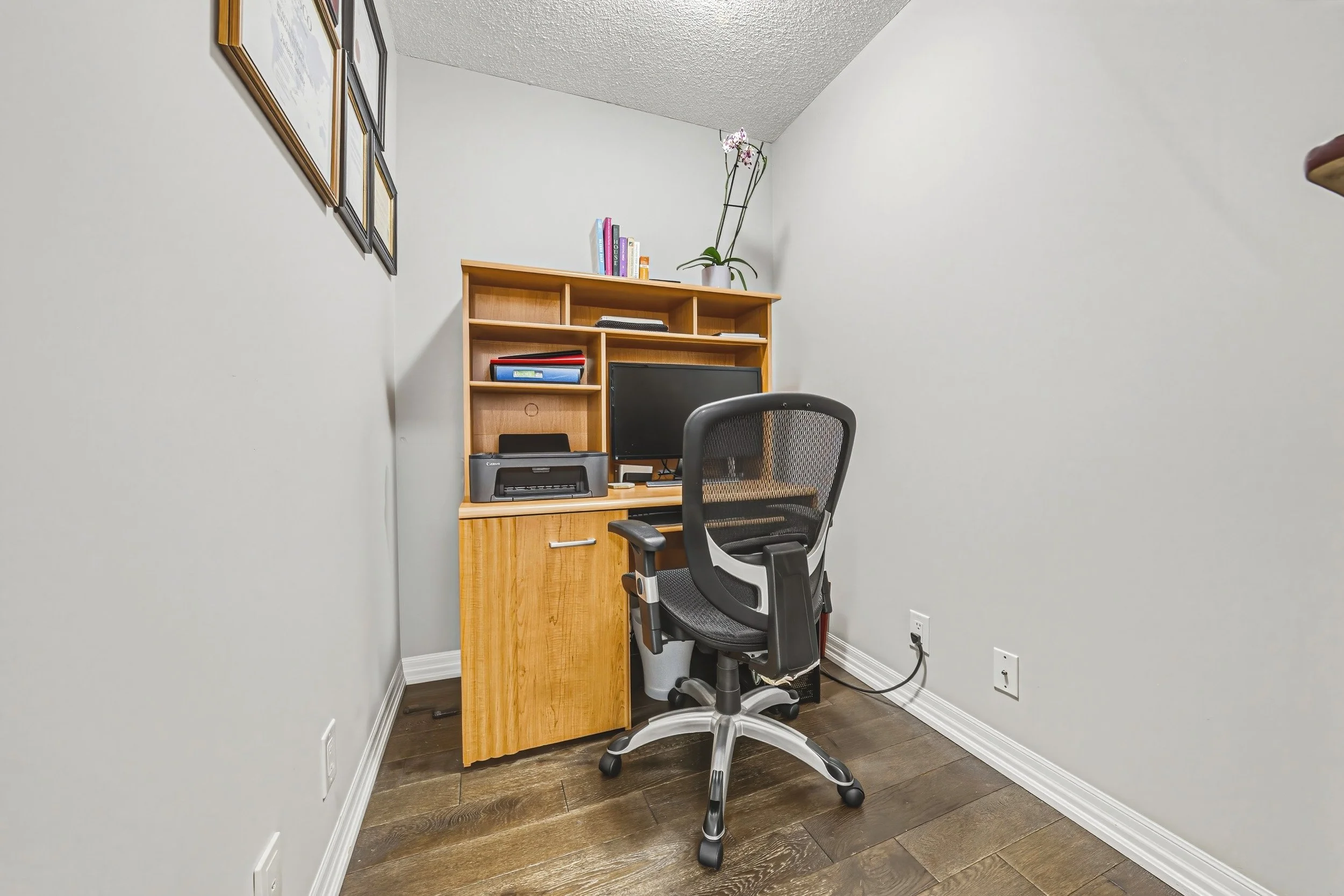 24 - 940 Ironstone Dr #610, Burlington.jpg