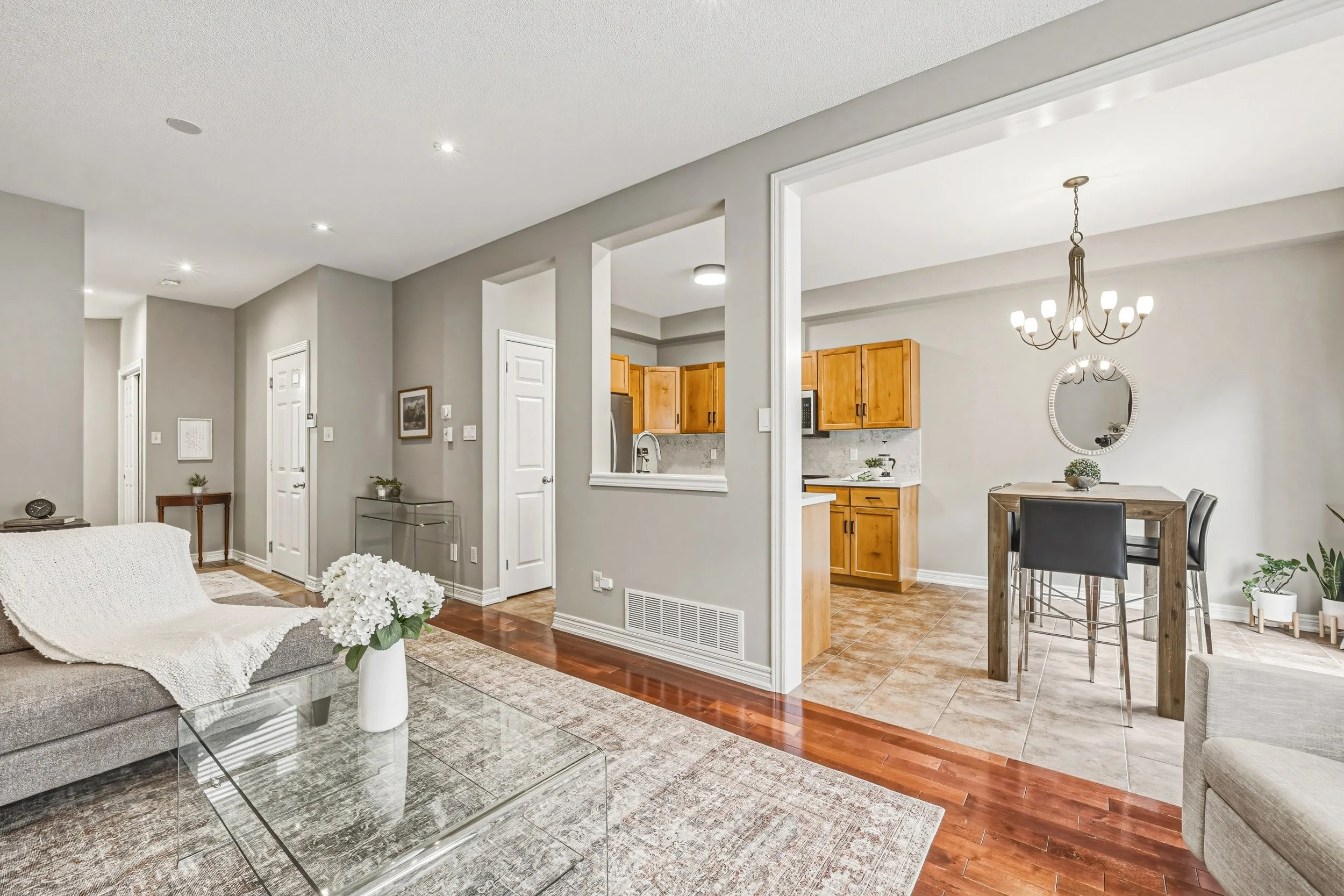 13 - 5214 Dryden Ave, Burlington.jpg