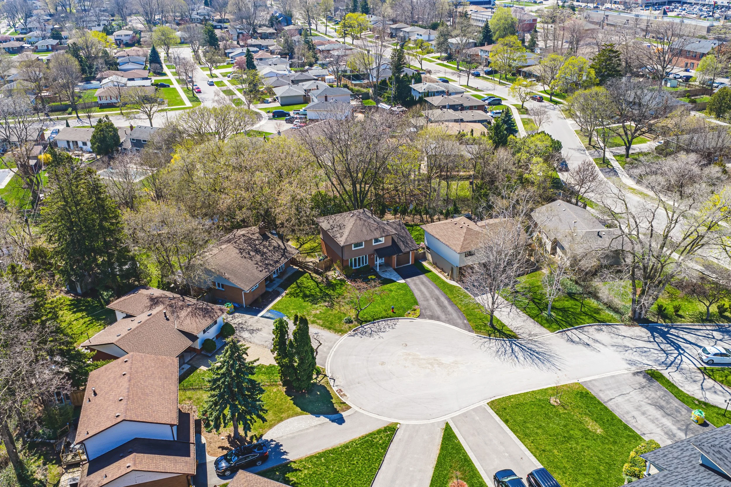 1 - 668 Chestnut Pl, Burlington.jpg