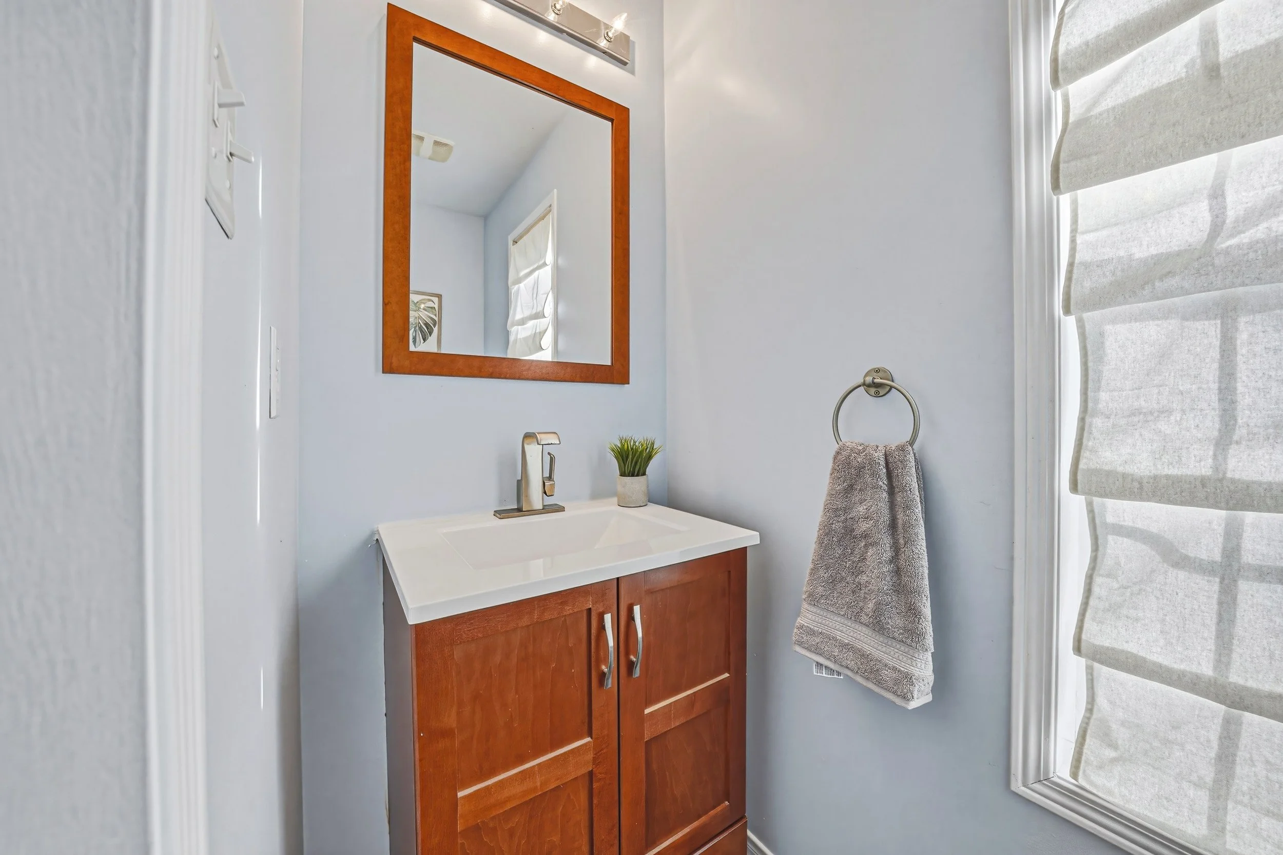 11 - 103 Powell Dr, Binbrook.jpg