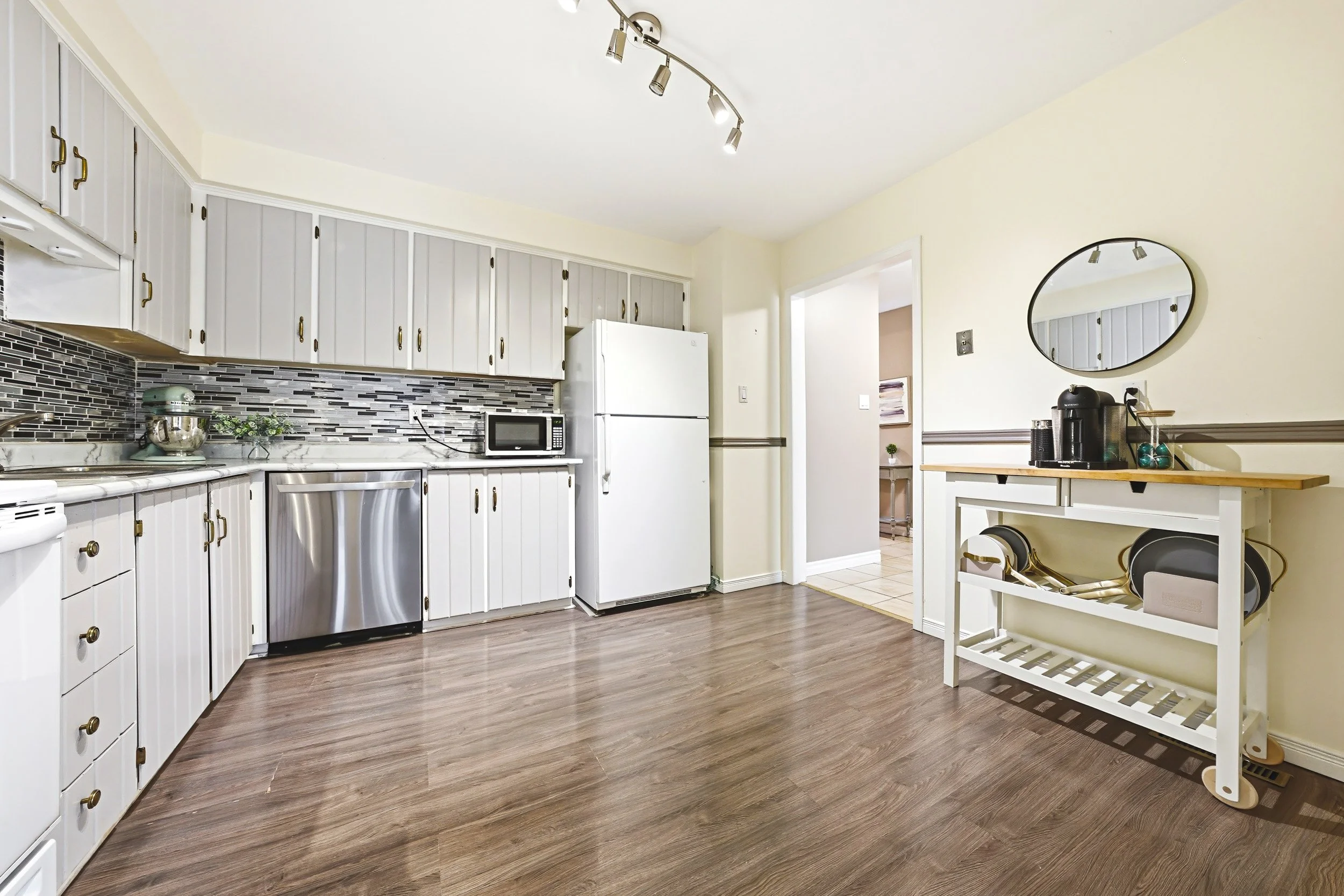 10 - 1584 Newlands Crescent #92, Burlington.jpg
