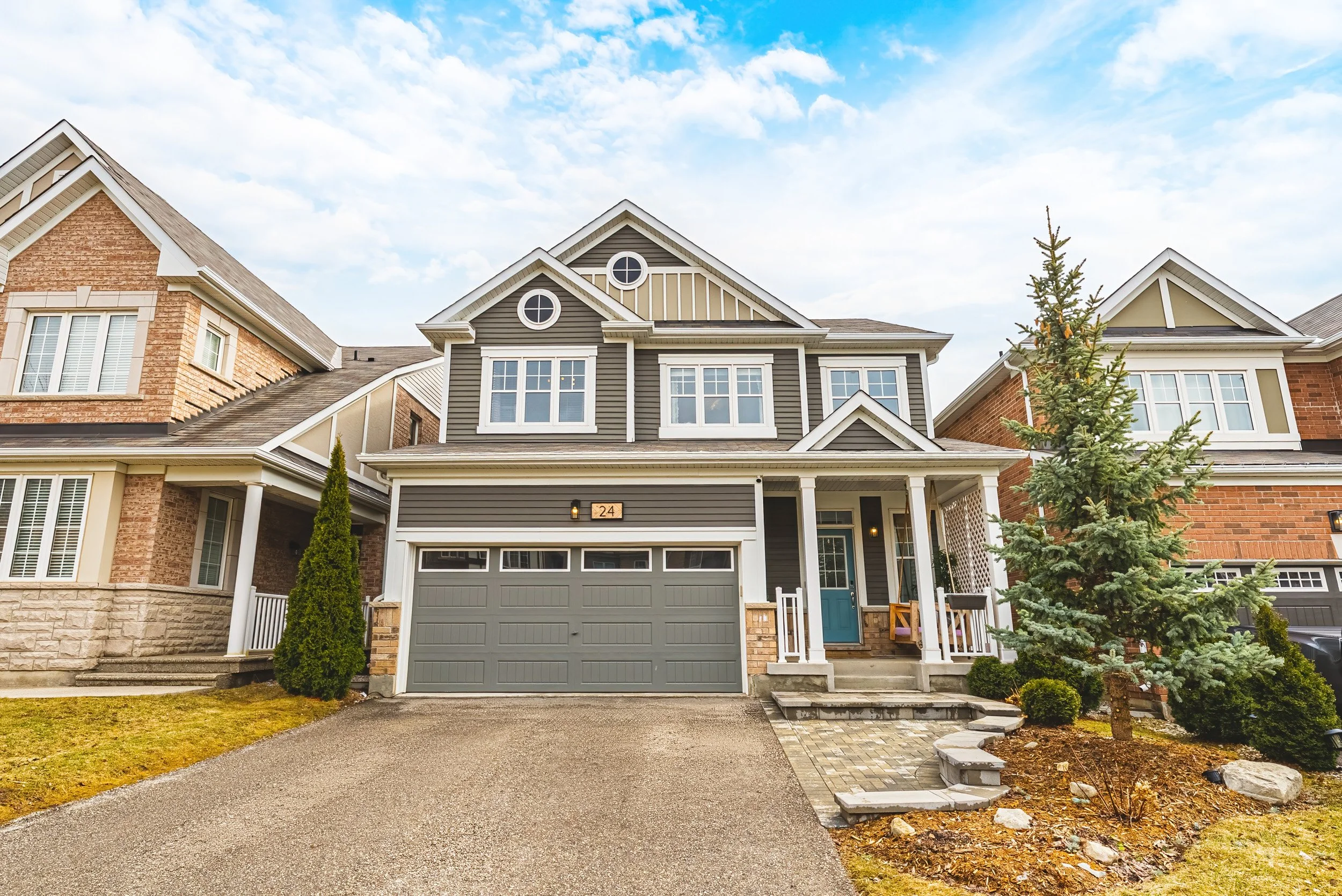 2 - 24 Stillwater Cres, Waterdown.jpg