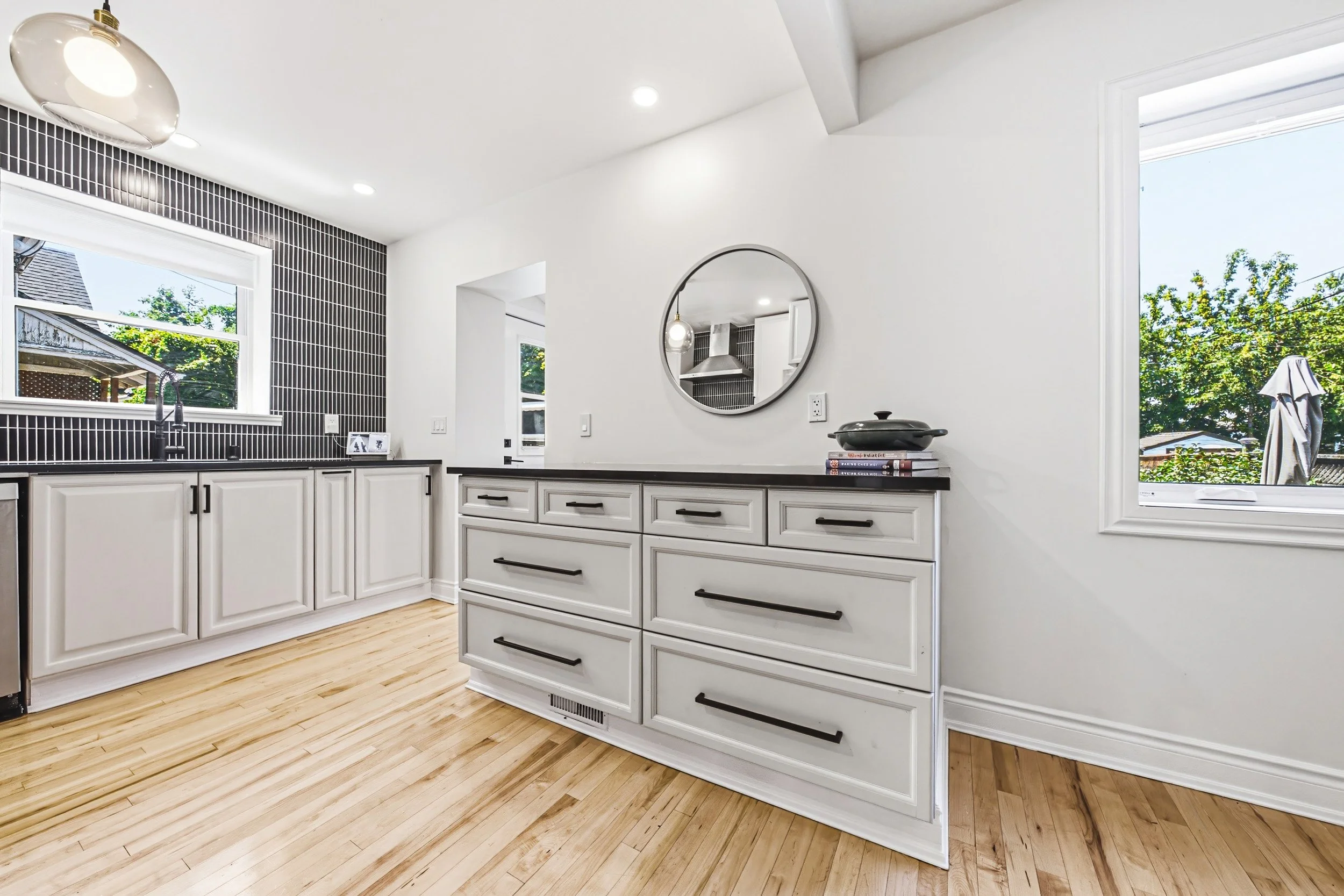 13 - 255 Weir St N, Hamilton.jpg