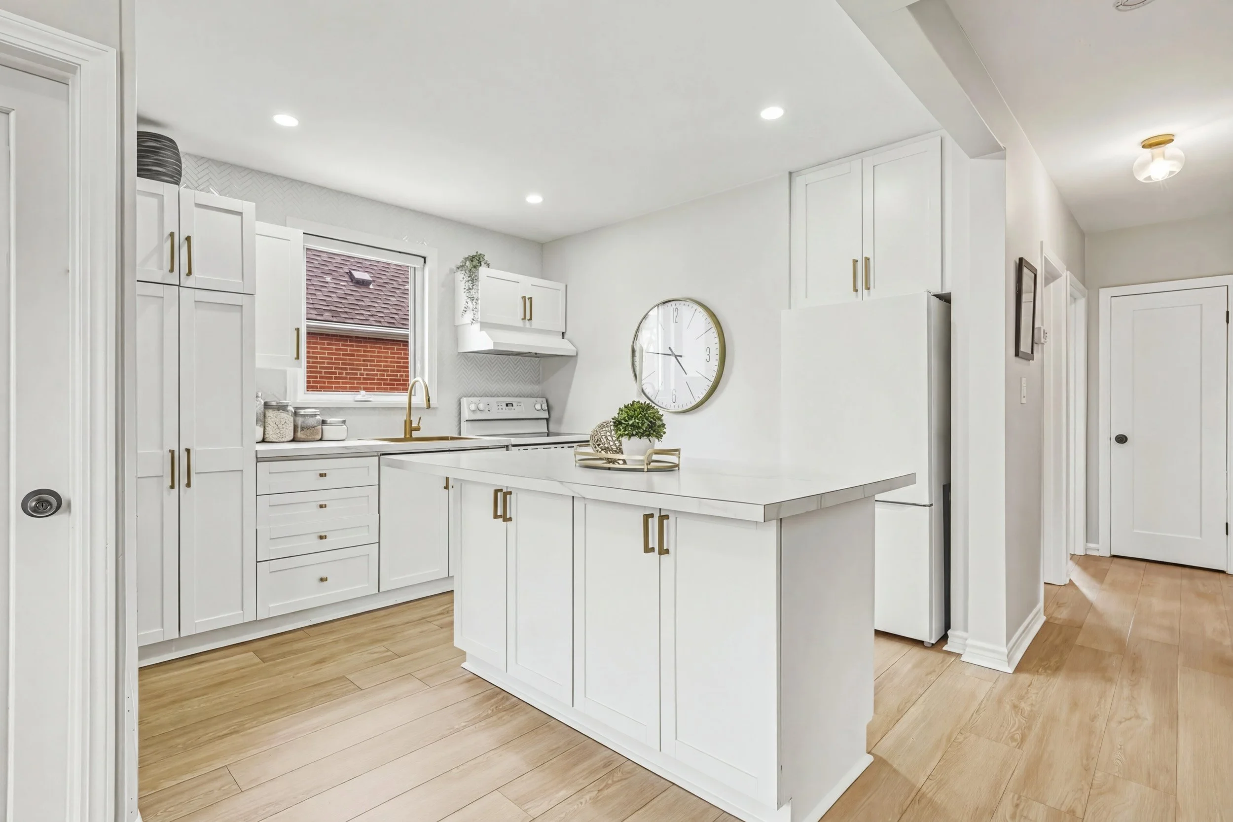 8 - 280 Montrose Ave, Hamilton.jpg