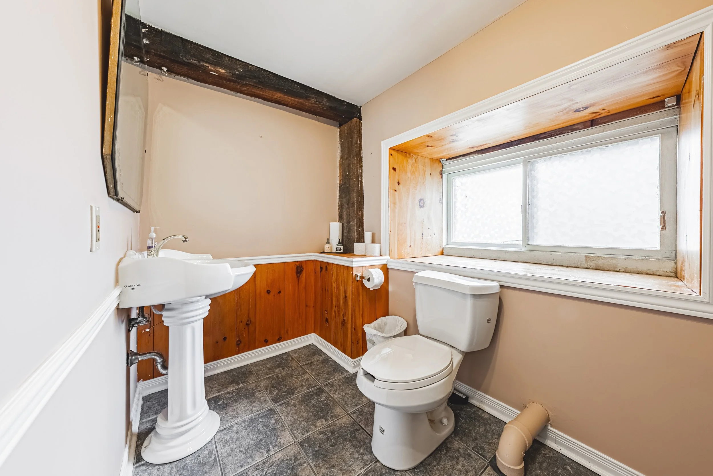 21 - 110 Freelton Rd, Freelton.jpg