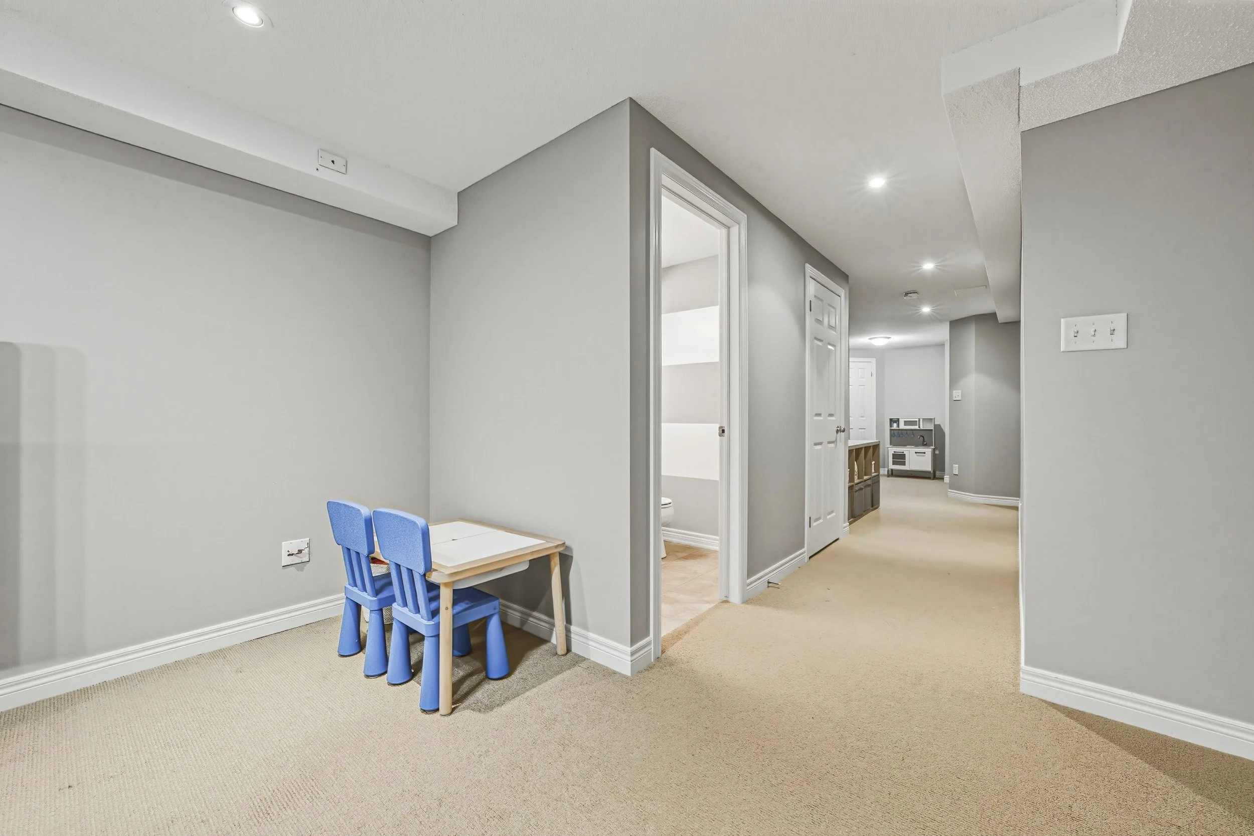 32 - 5214 Dryden Ave, Burlington.jpg