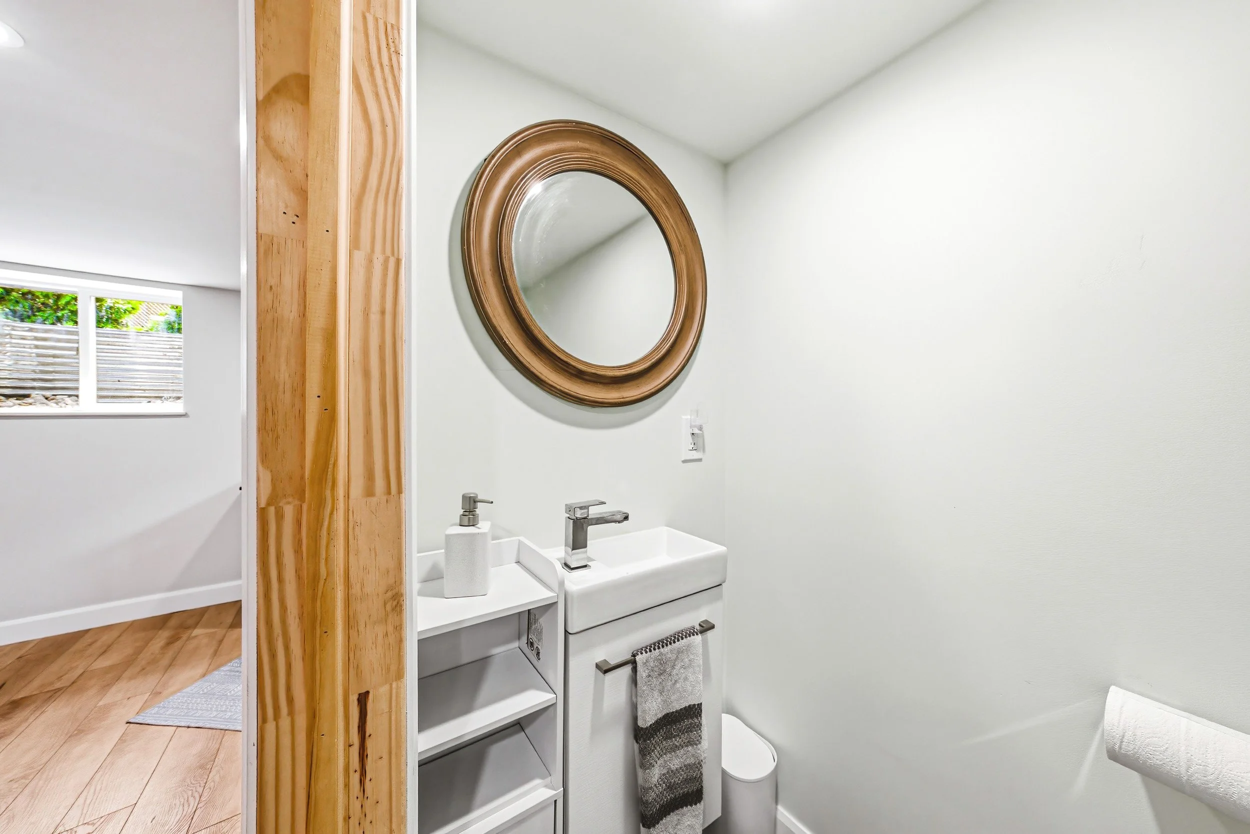 22 - 546 Mohawk Rd E, Hamilton.jpg