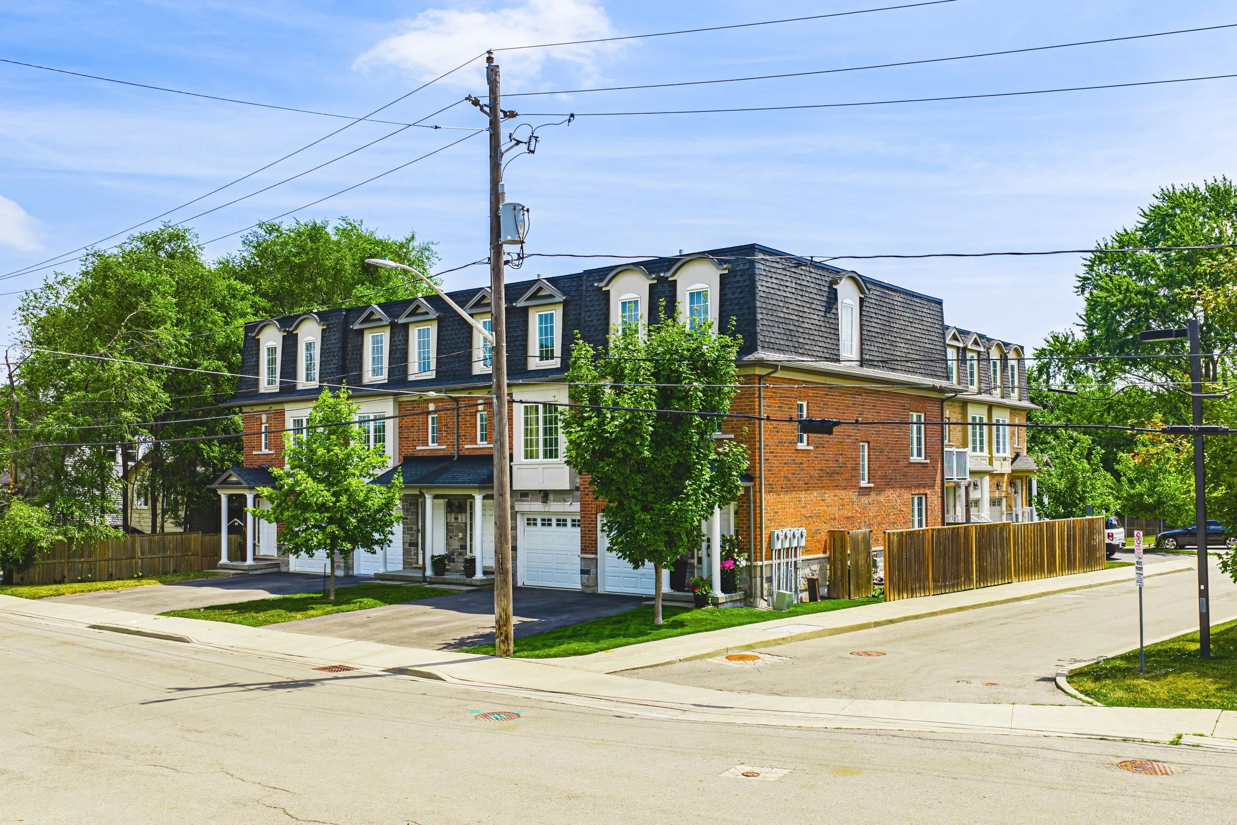 4 - Exterior 2220 Queensway Dr #4, Burlington.jpg