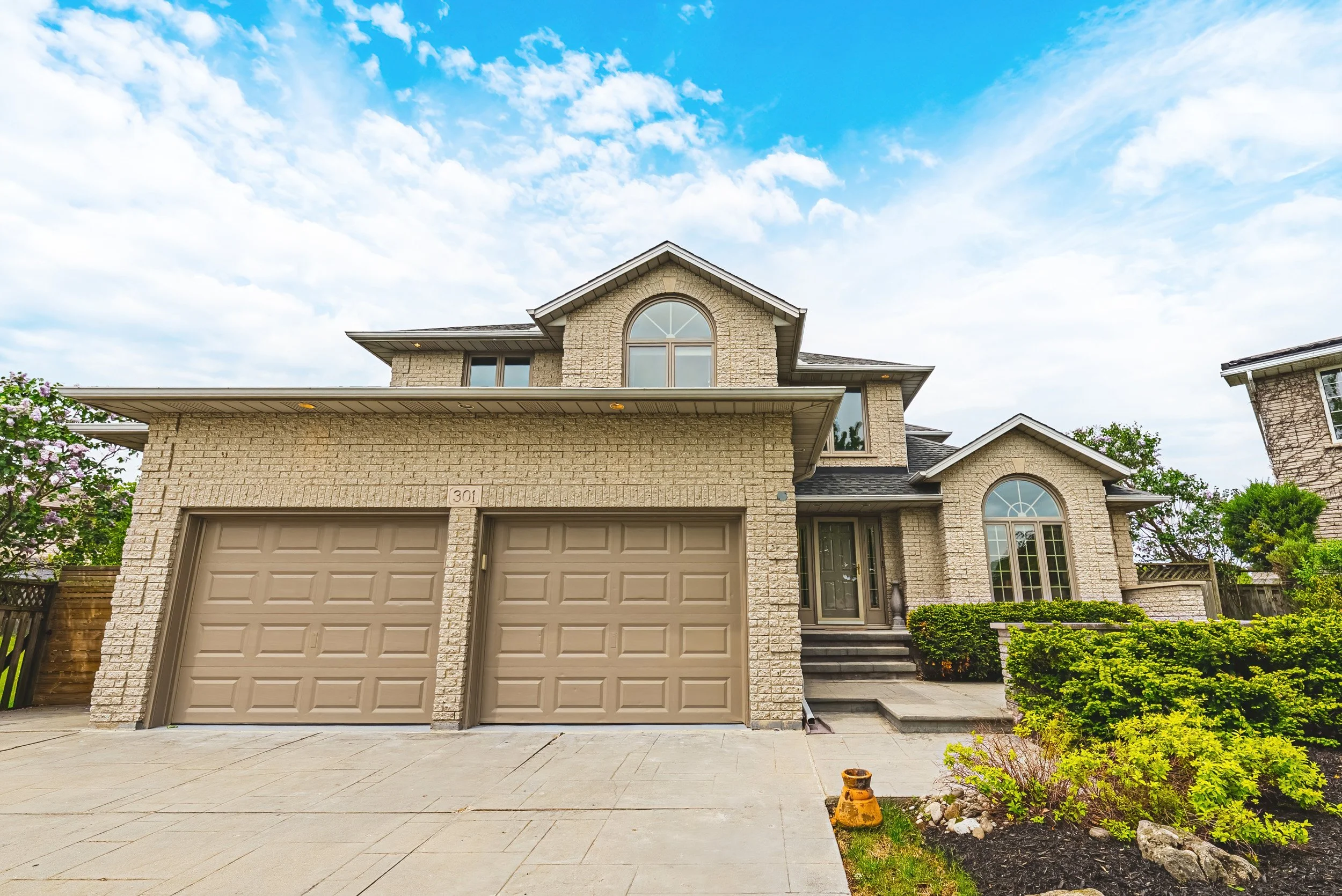 4 - 301 Parkwood Cres, Hamilton.jpg