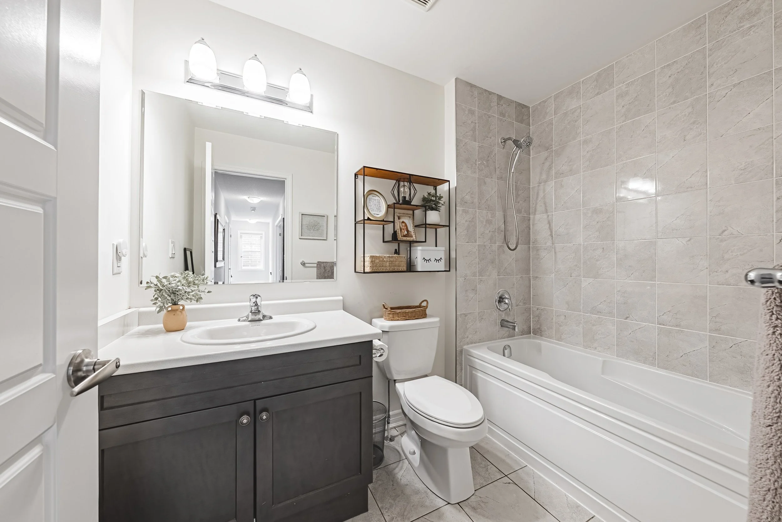 29 - 24 Stillwater Cres, Waterdown.jpg