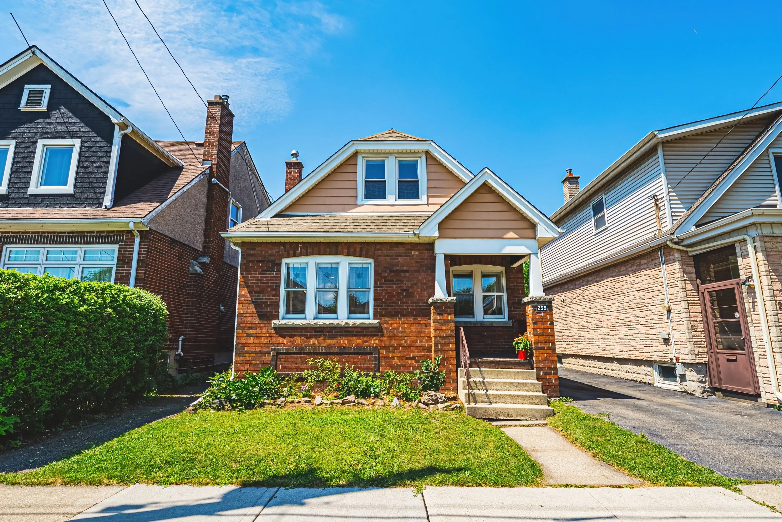 1 - 255 Weir St N, Hamilton.jpg