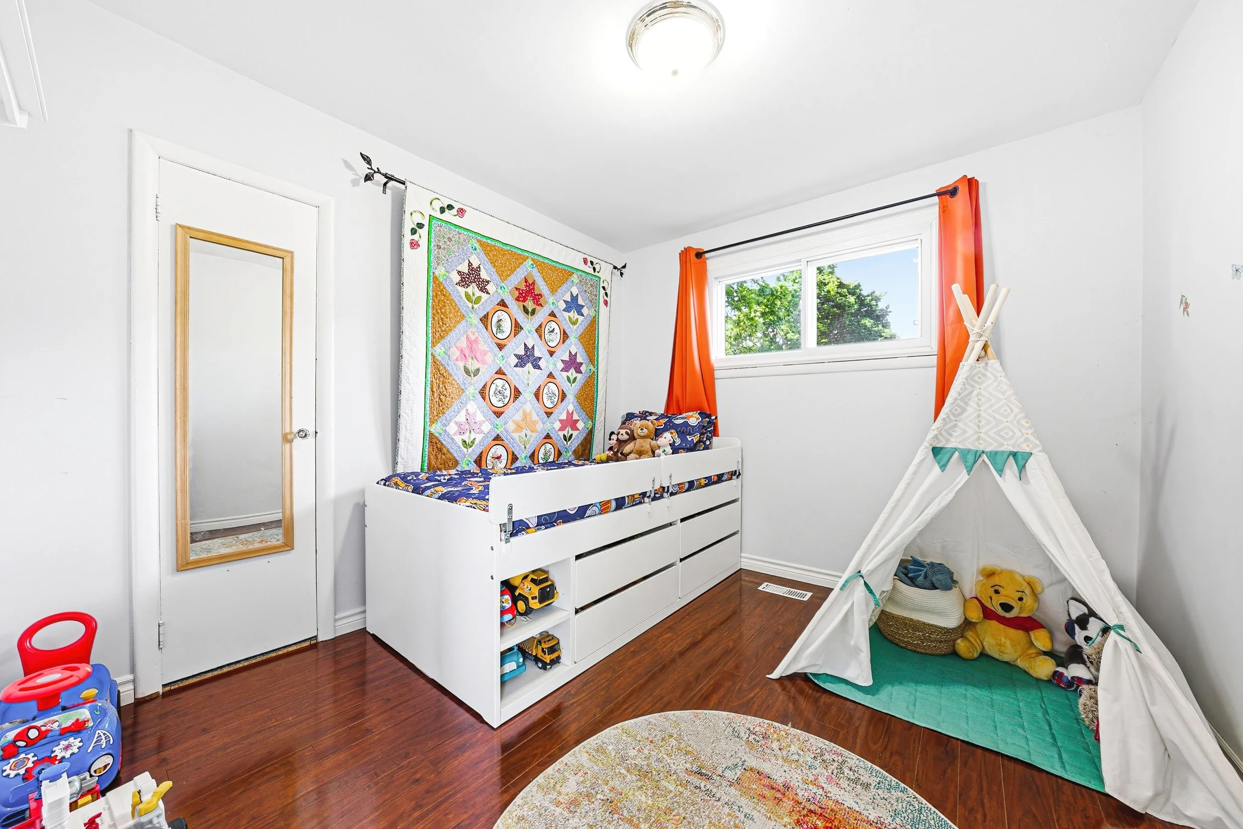 16 - 546 Mohawk Rd E, Hamilton.jpg