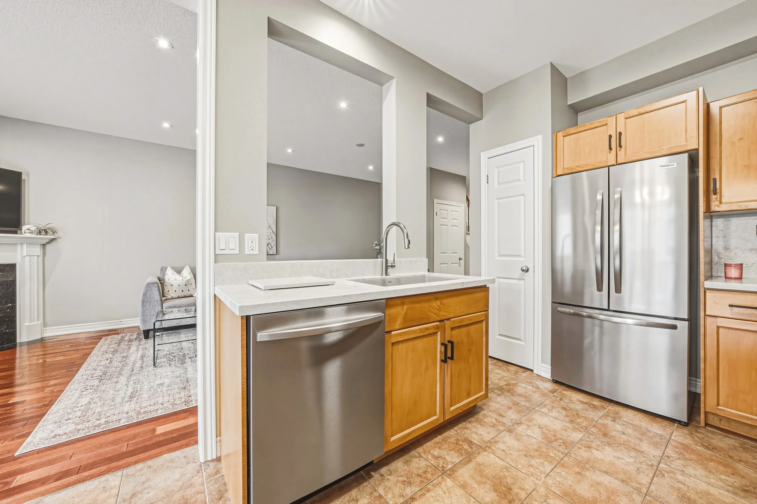 16 - 5214 Dryden Ave, Burlington.jpg